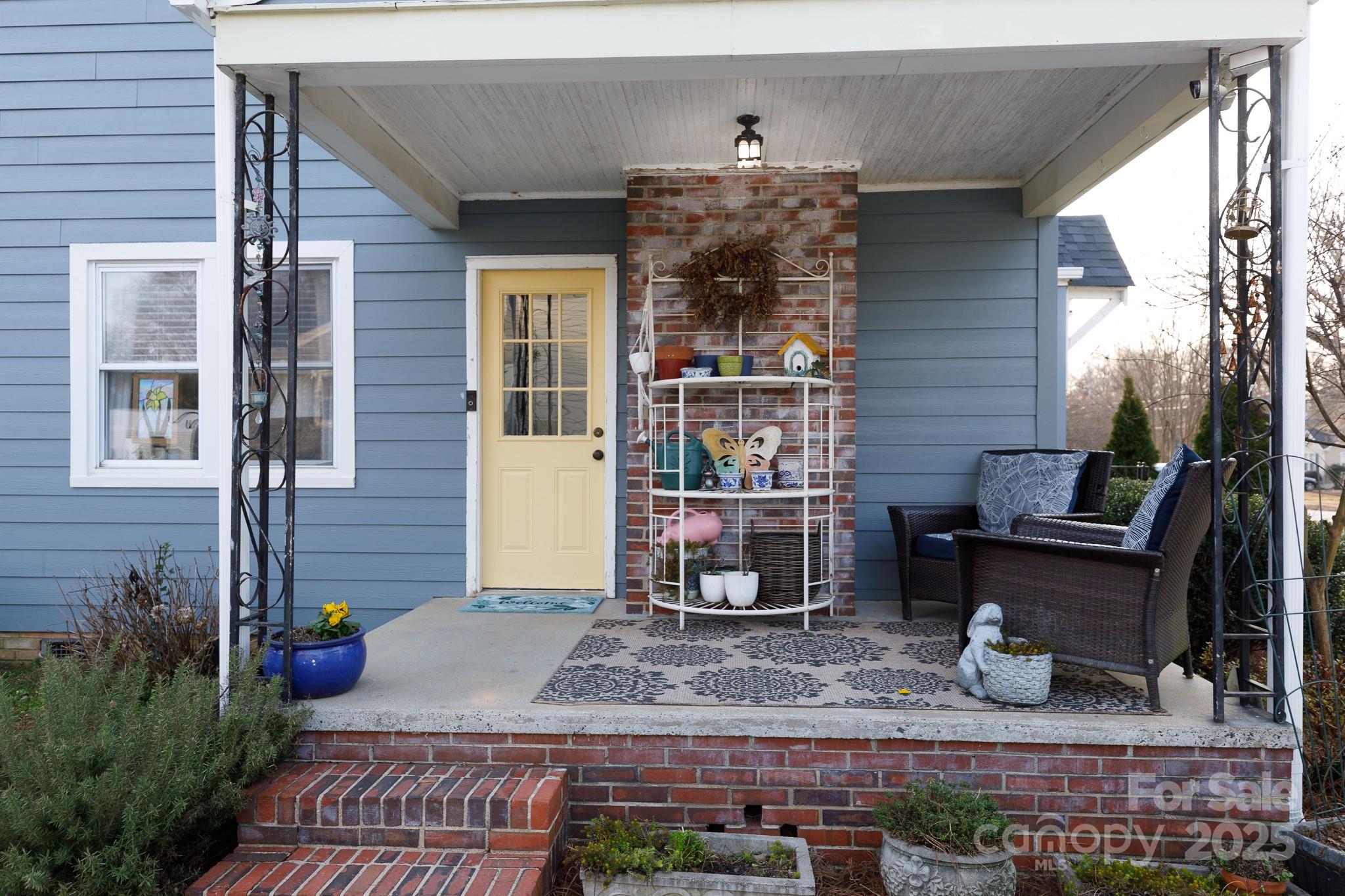 968 Waverly Avenue