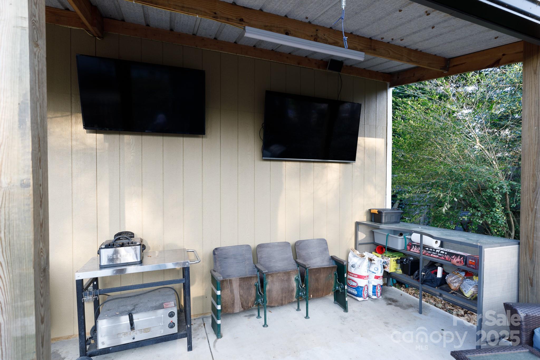 Seventeen Acres - Residential