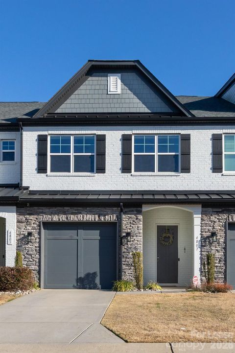 Photo of 4807 Blanchard Way, Charlotte, NC 28226 (MLS # 4342324)