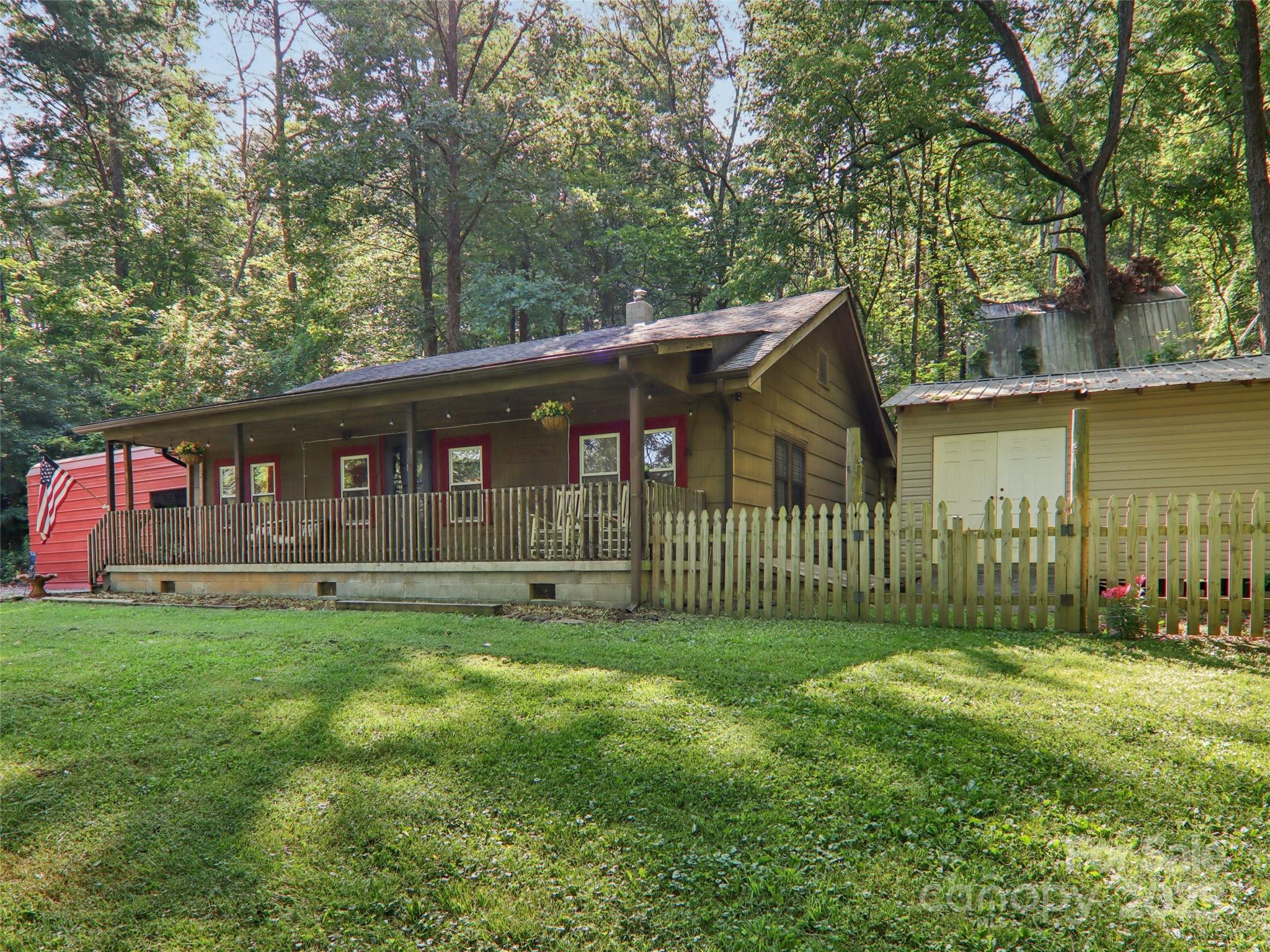 32 Saunooke Road