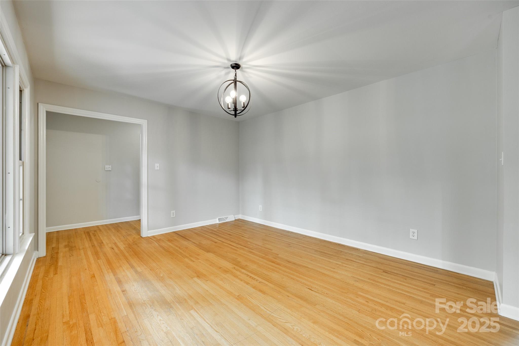 2001 Lakeview Drive