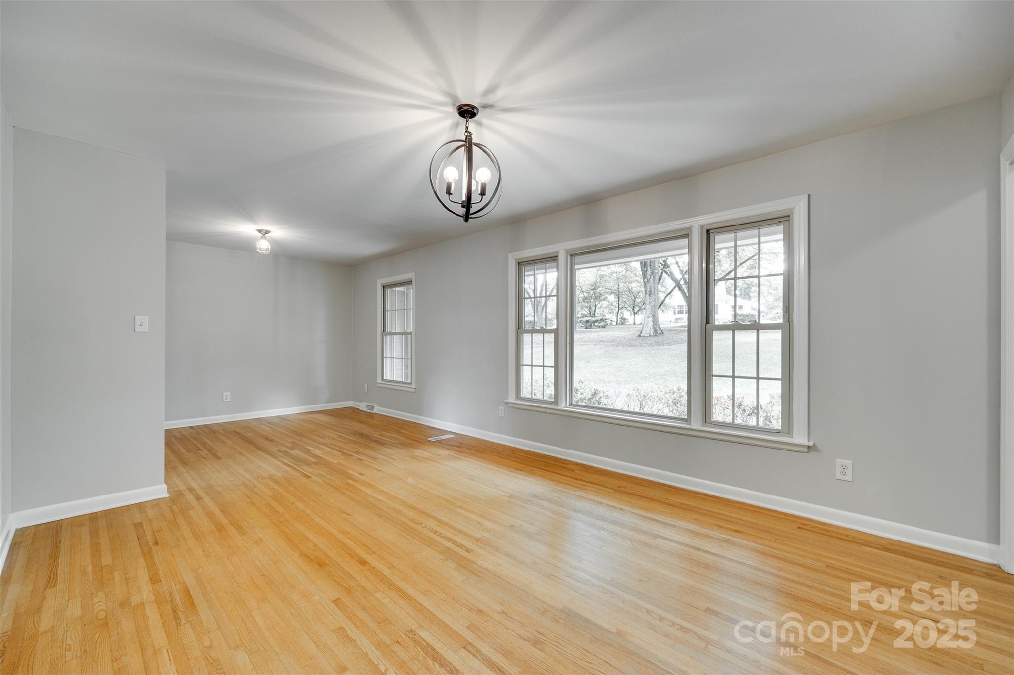 2001 Lakeview Drive