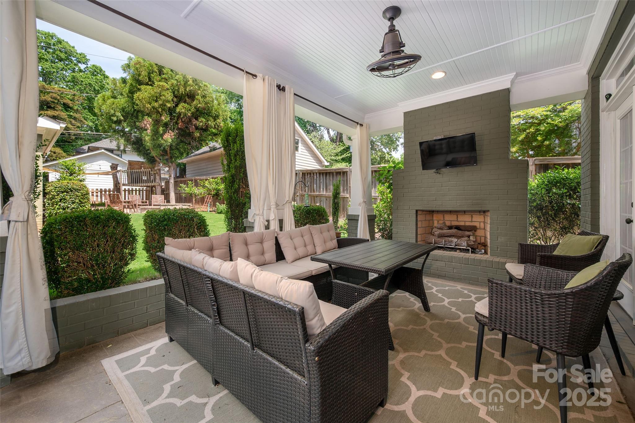 Elizabeth - Residential