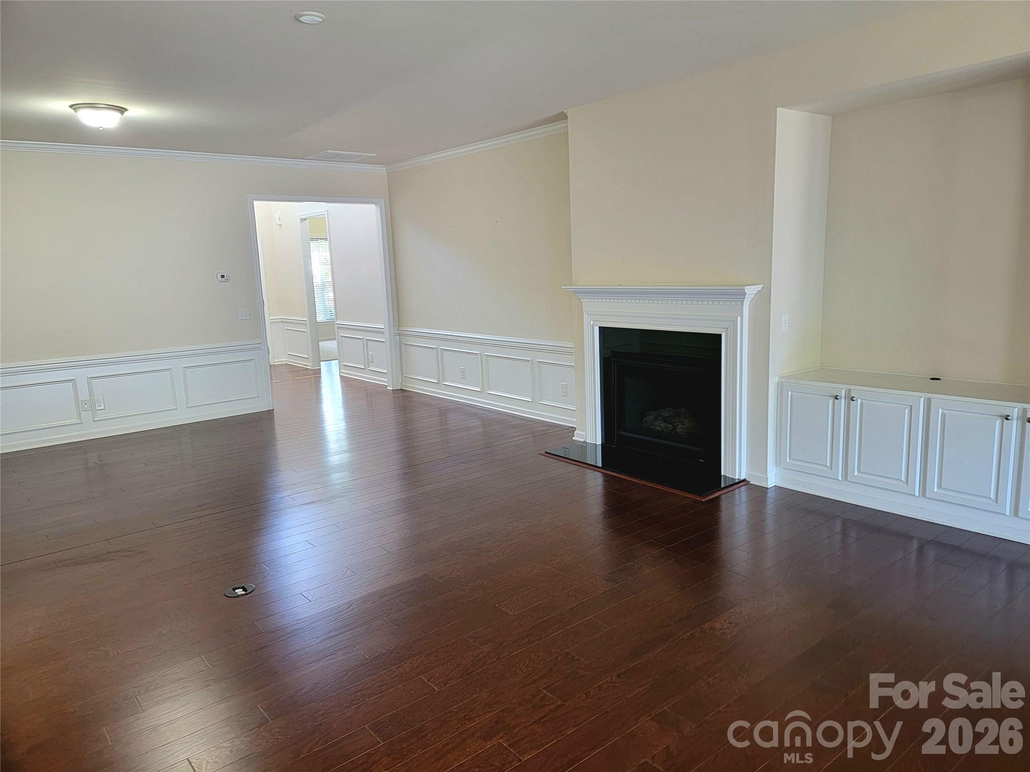 5112 Folly Lane