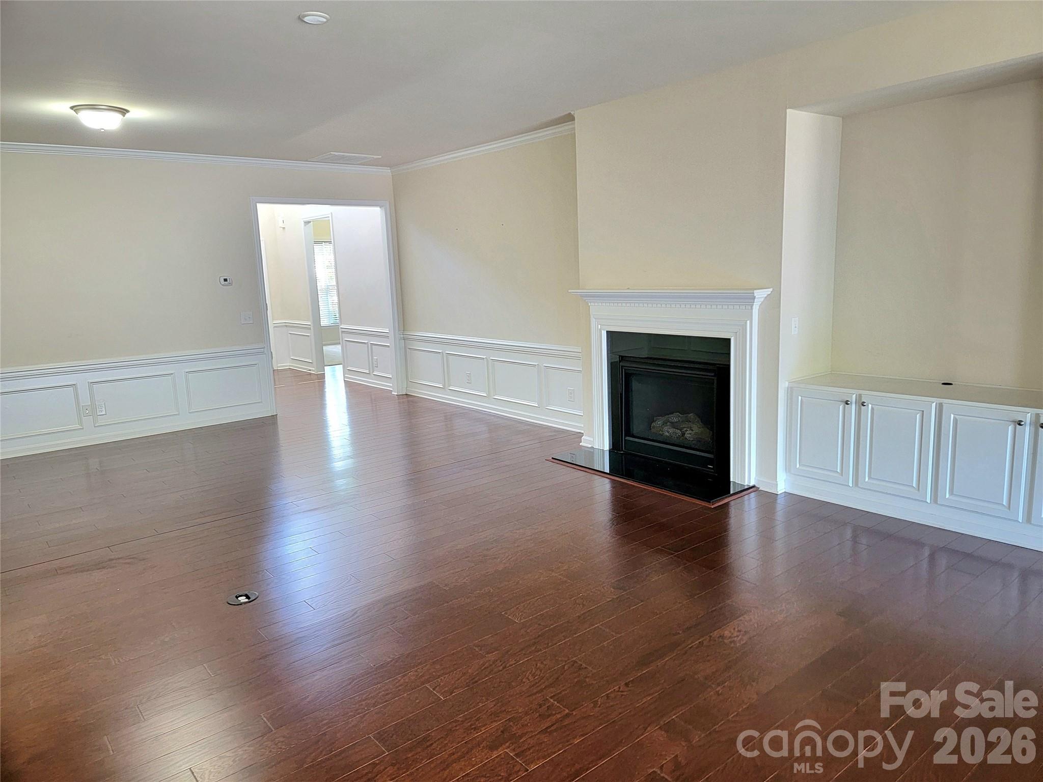 5112 Folly Lane