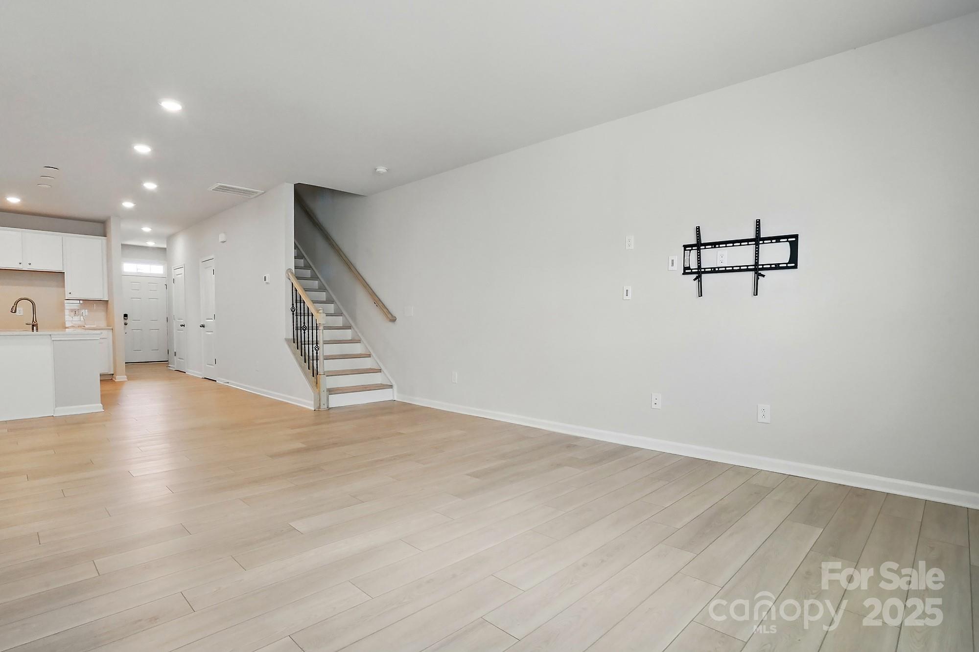 Elizabeth - Residential