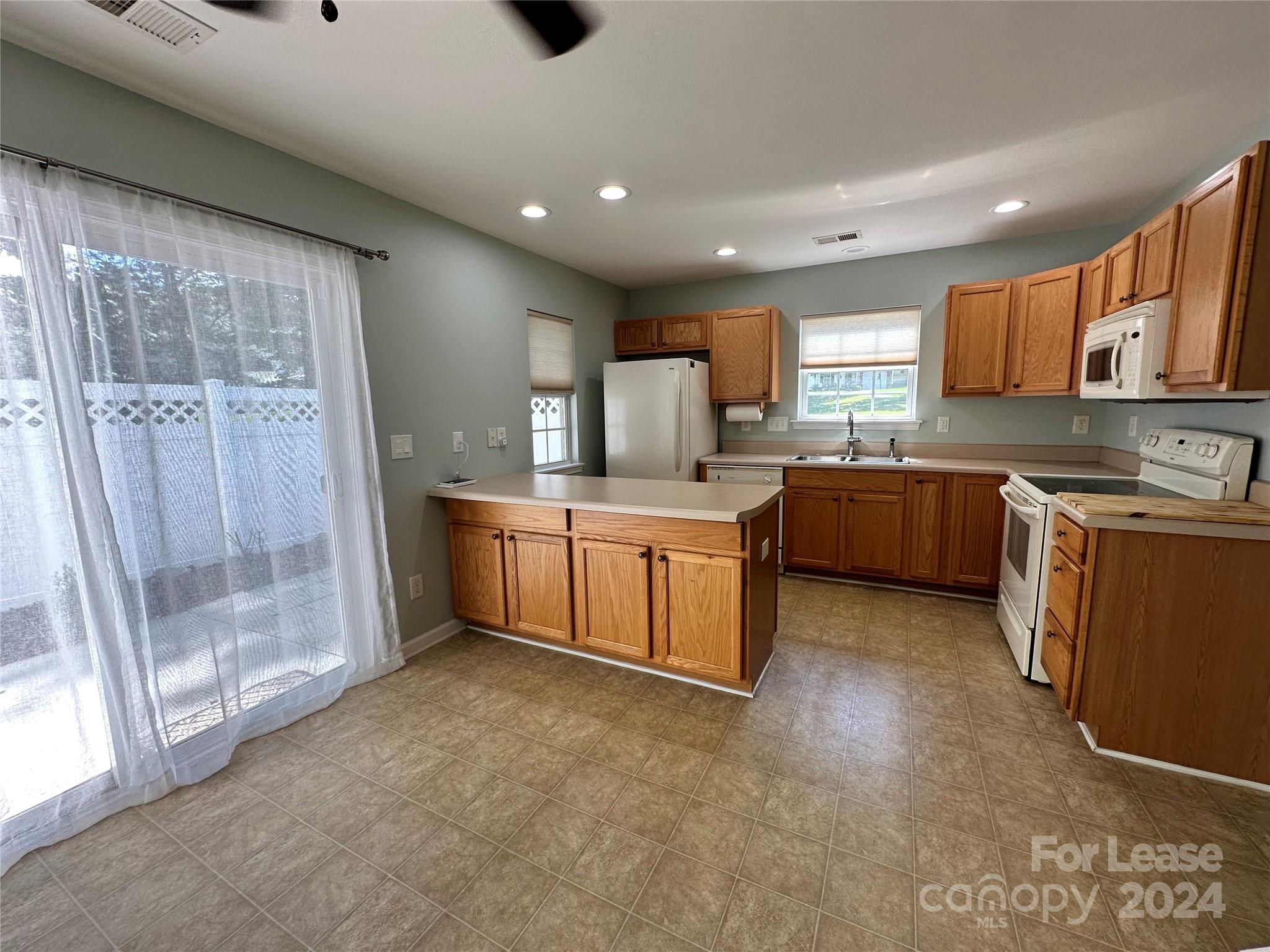 Lexington Commons - Residential Lease