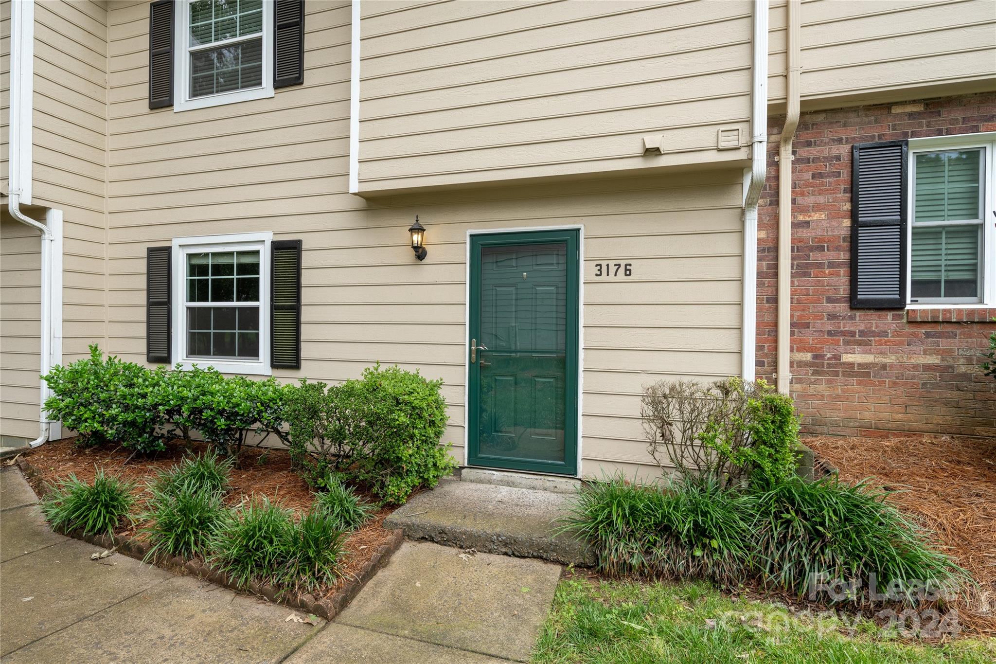 Photo 1 of 29 — 3176 Heathstead Place, Charlotte, NC 28210