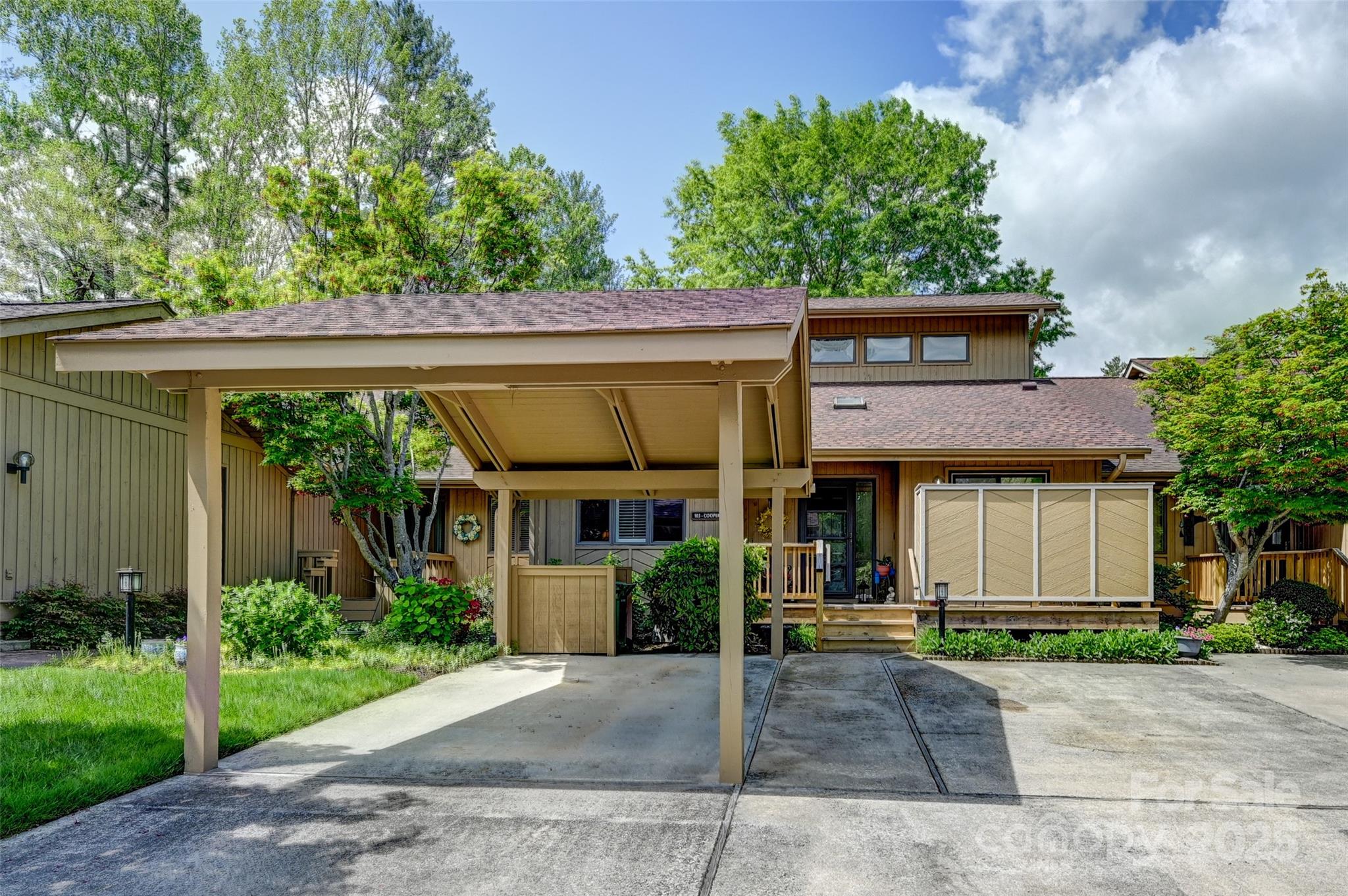 103 Red Oak Drive