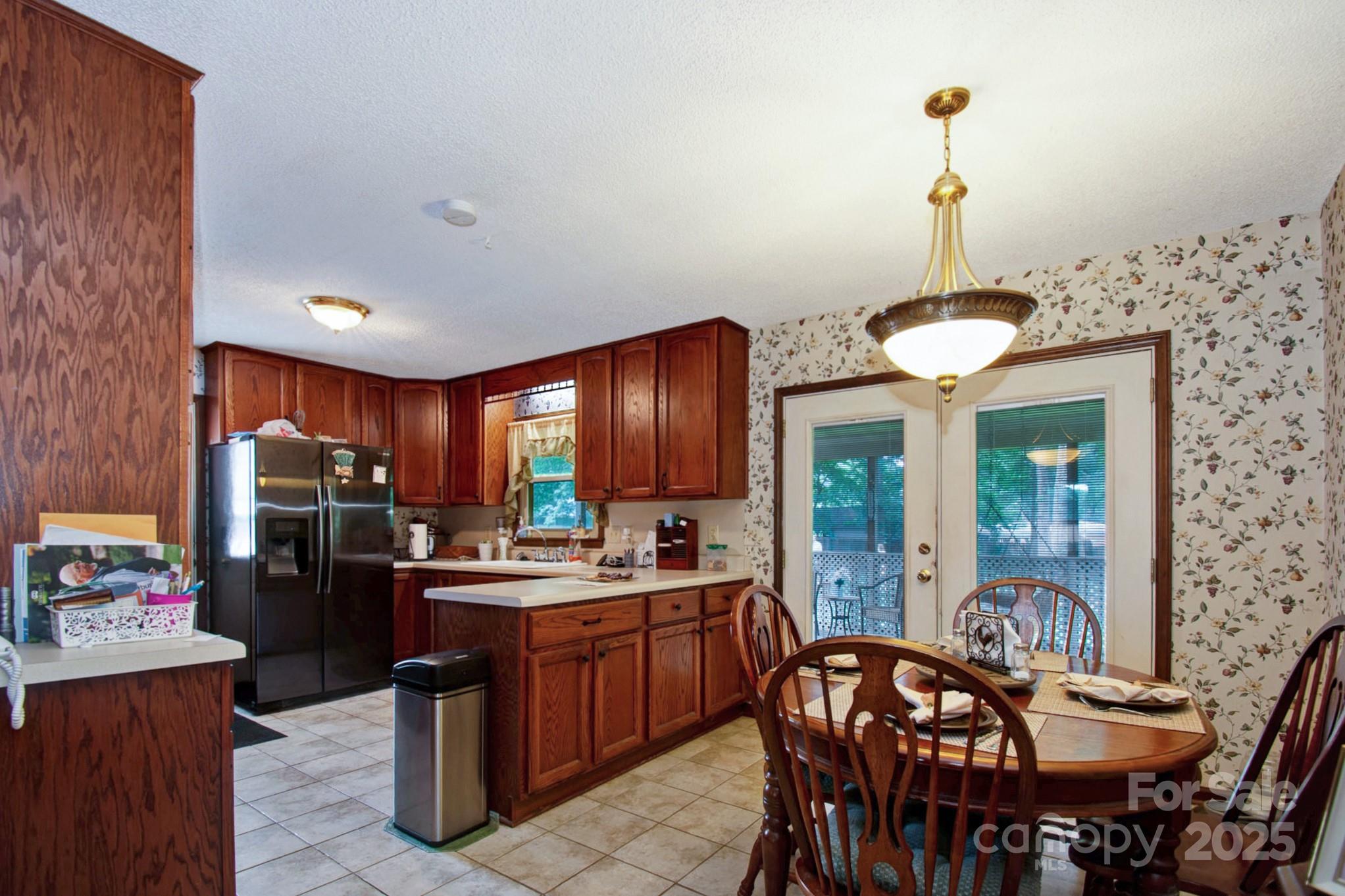 6039 Donna Drive