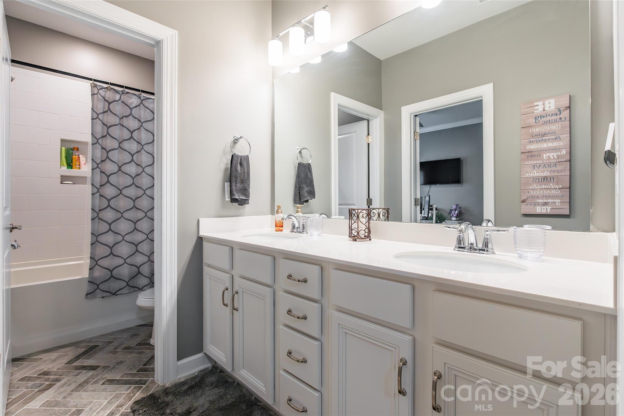 The Meridians - Residential