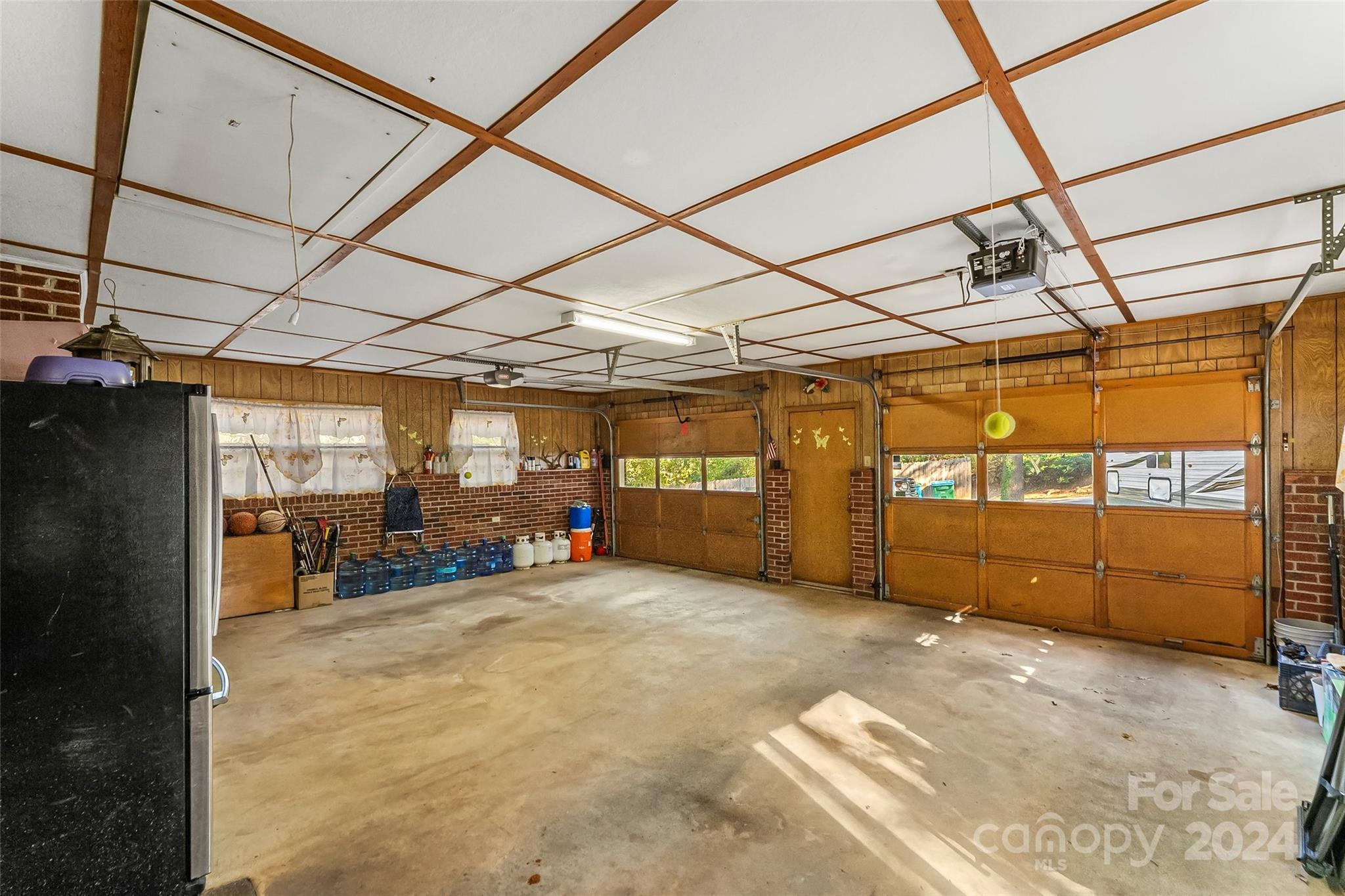 Royal Pines - Residential