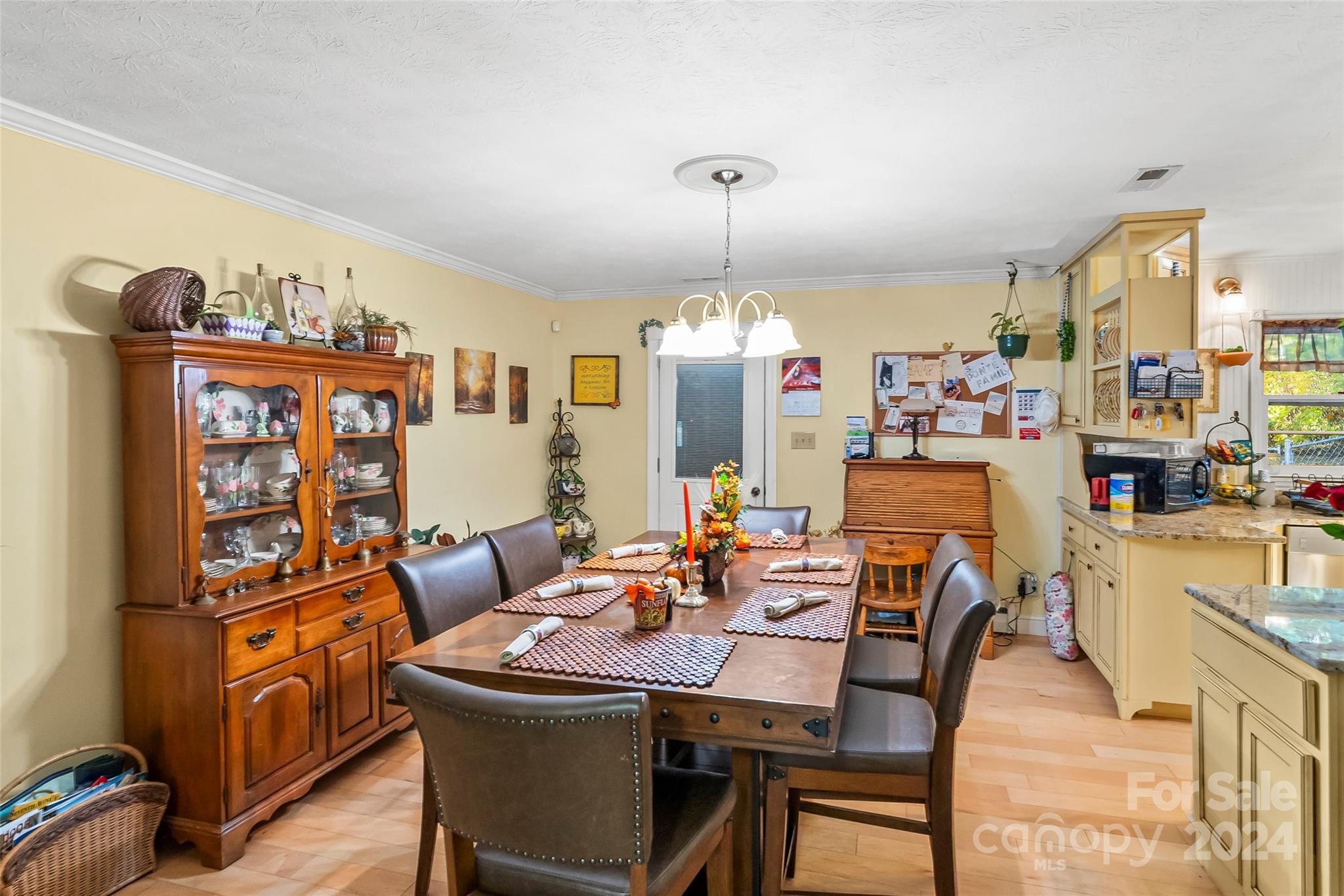 Royal Pines - Residential