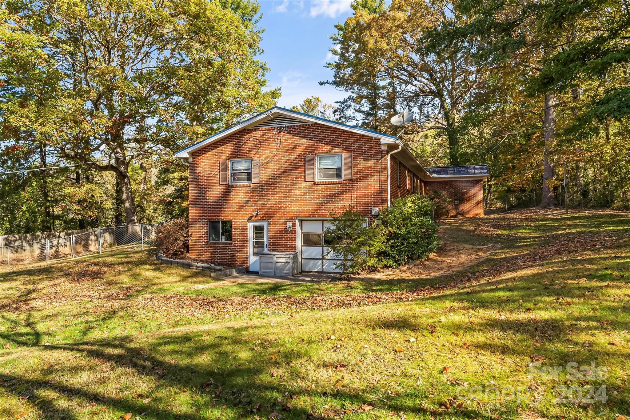 Royal Pines - Residential