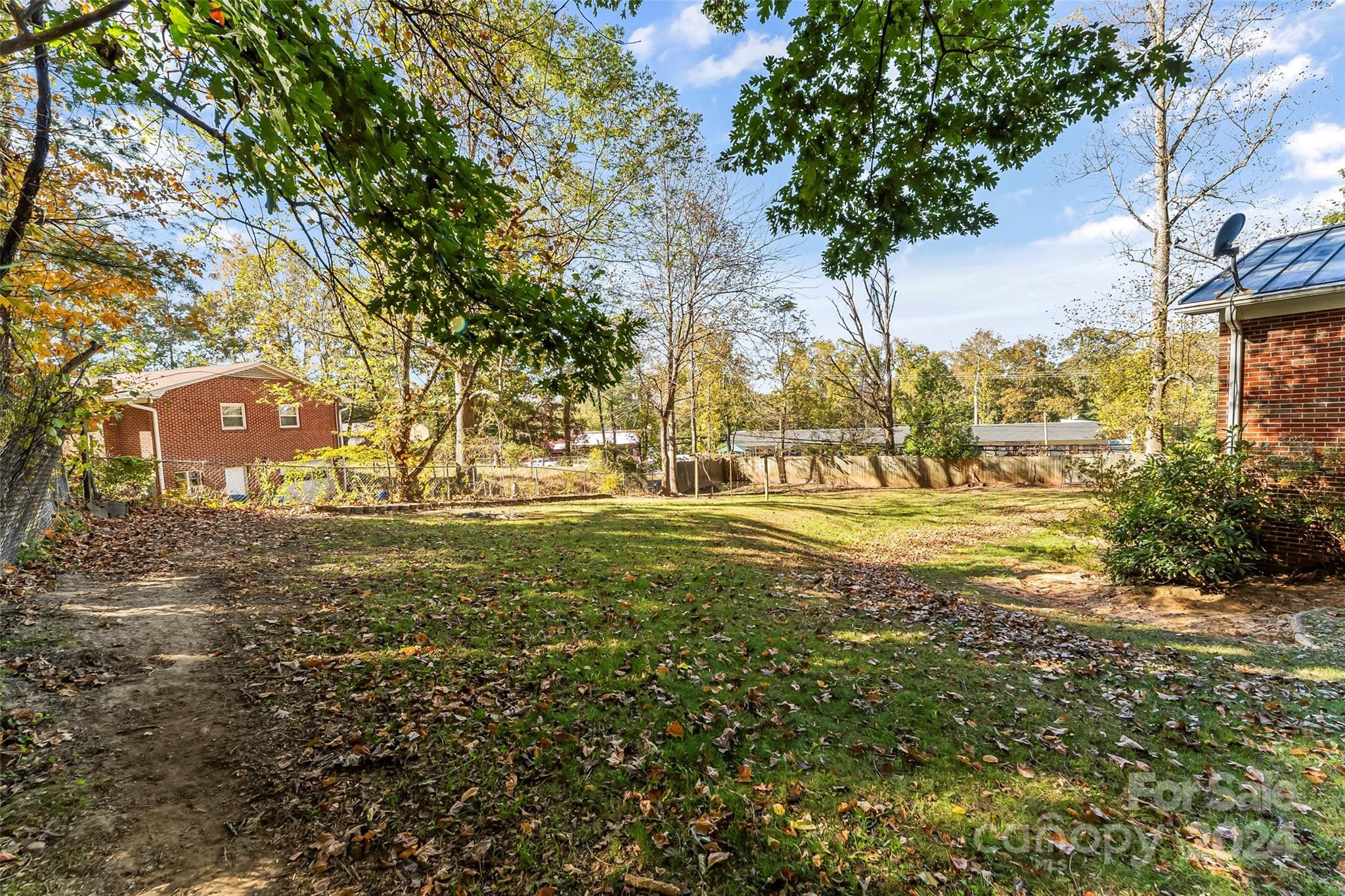 Royal Pines - Residential