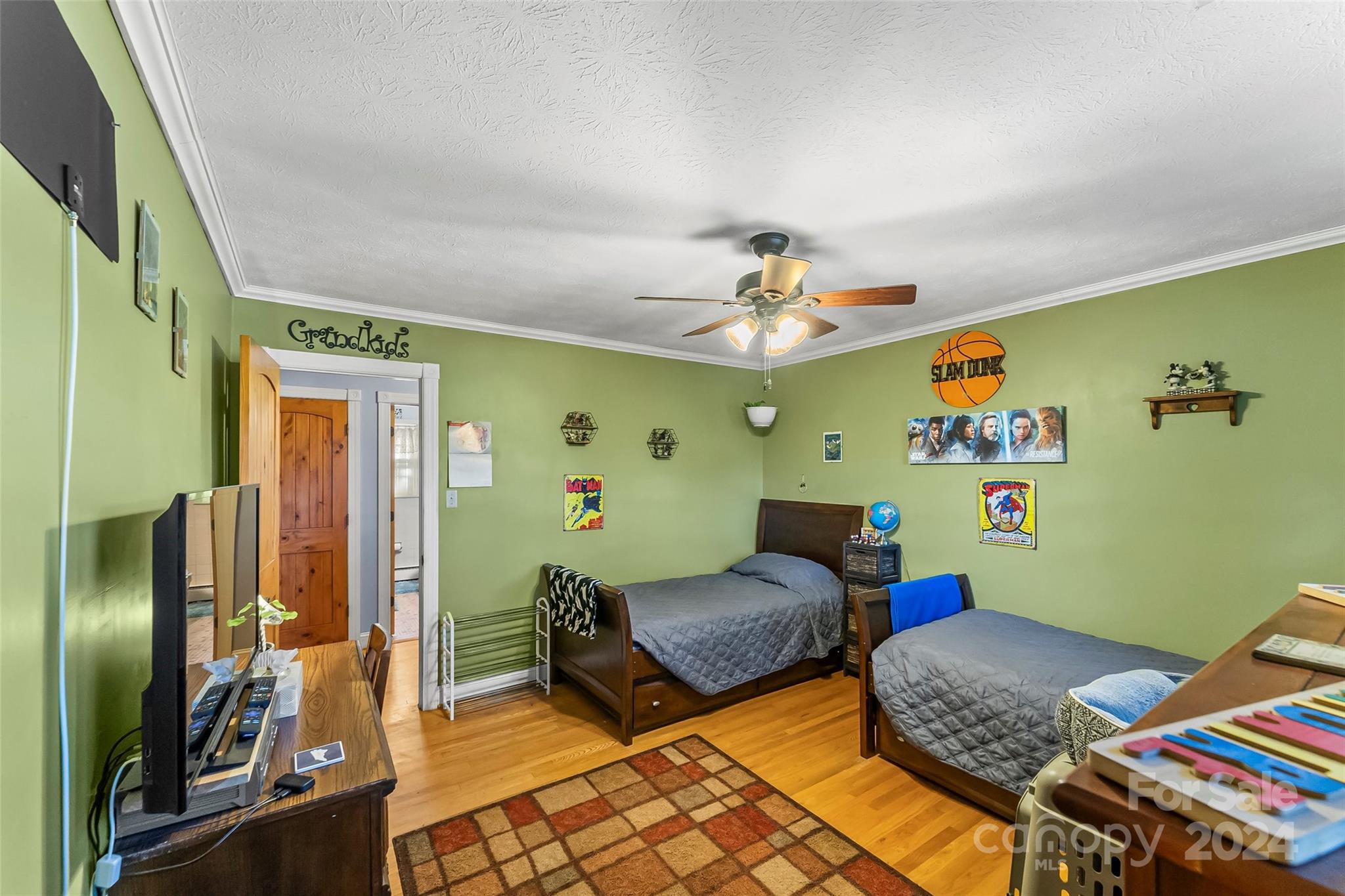 Royal Pines - Residential