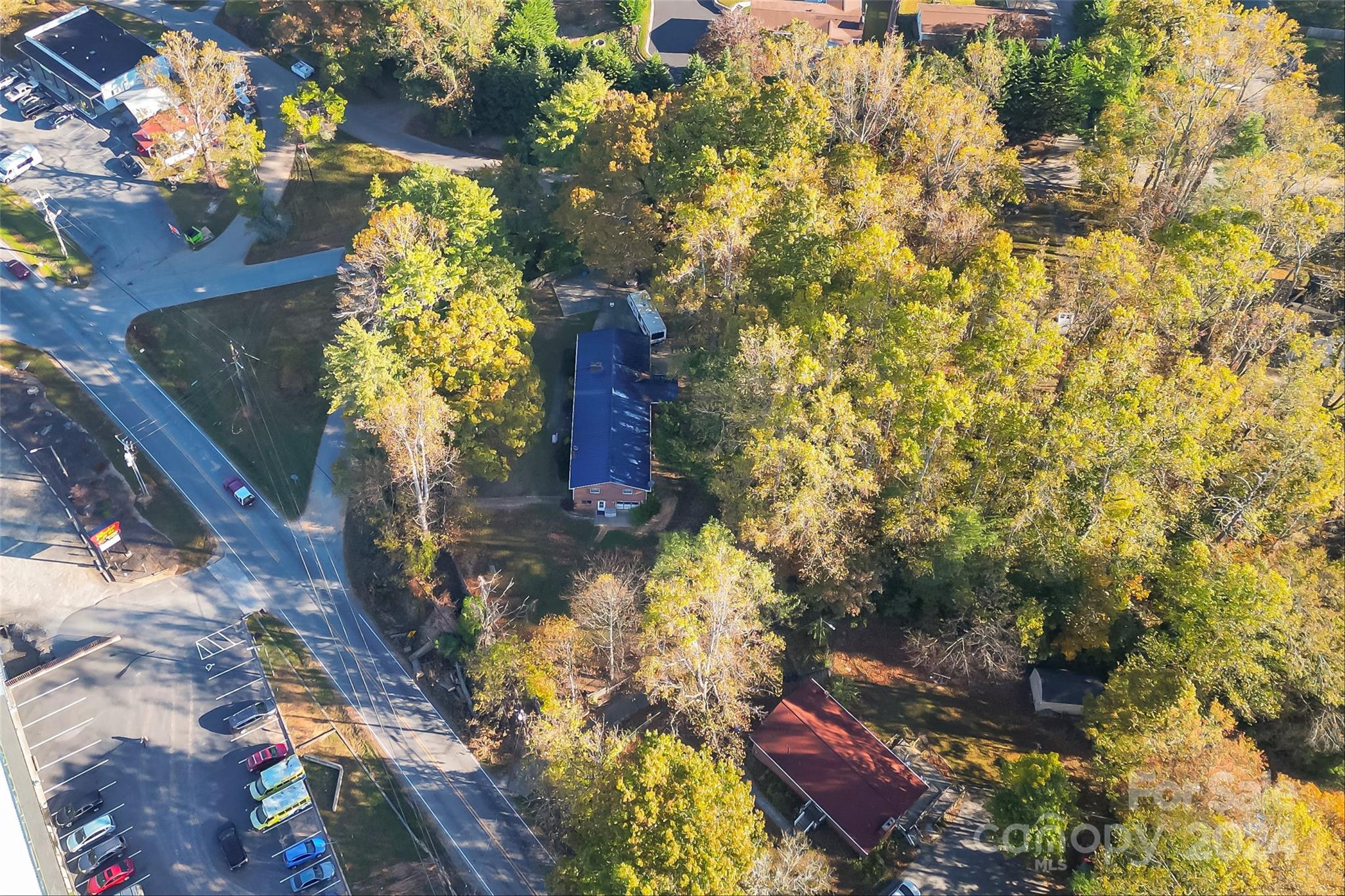 Royal Pines - Residential