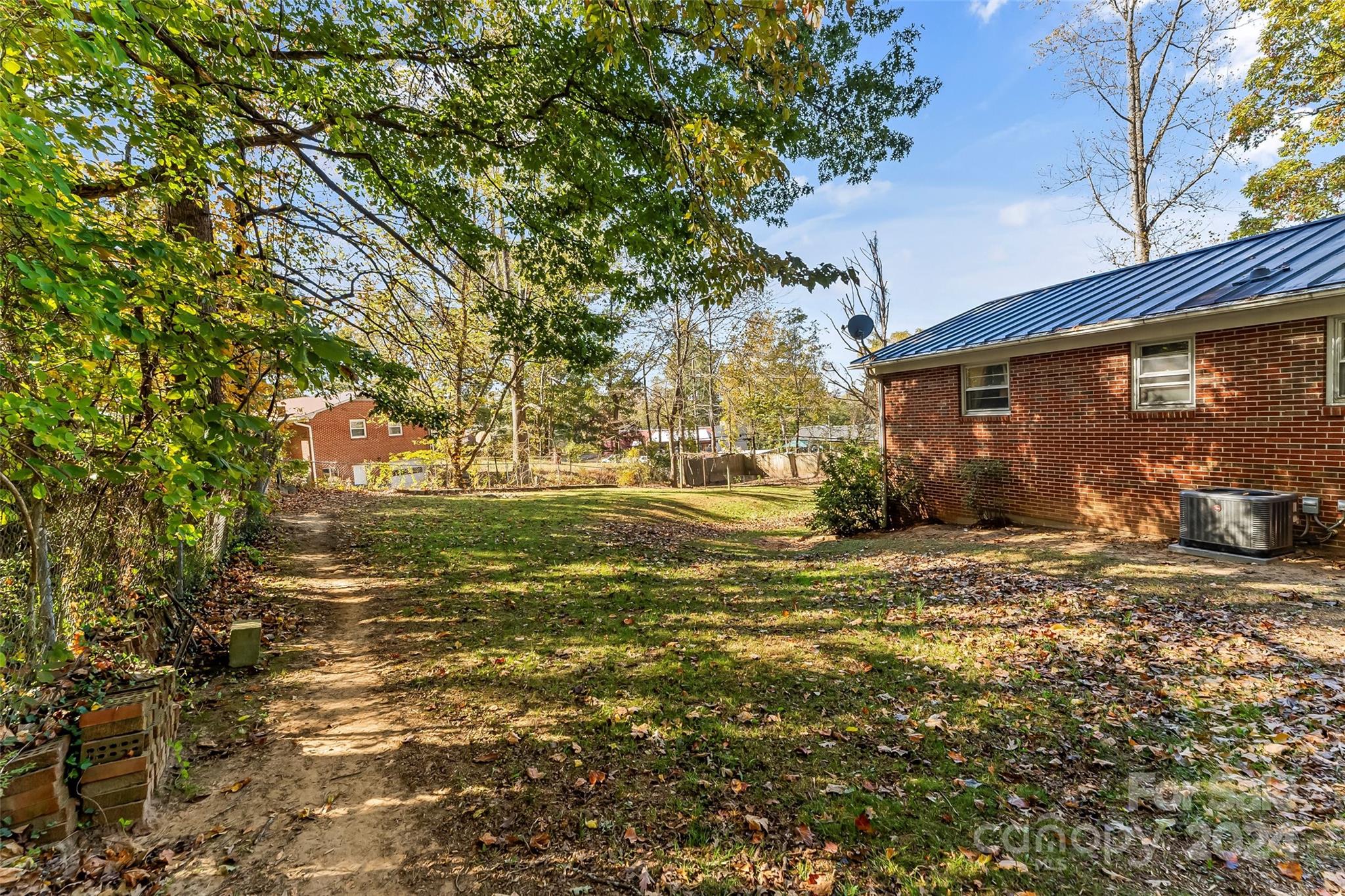 Royal Pines - Residential