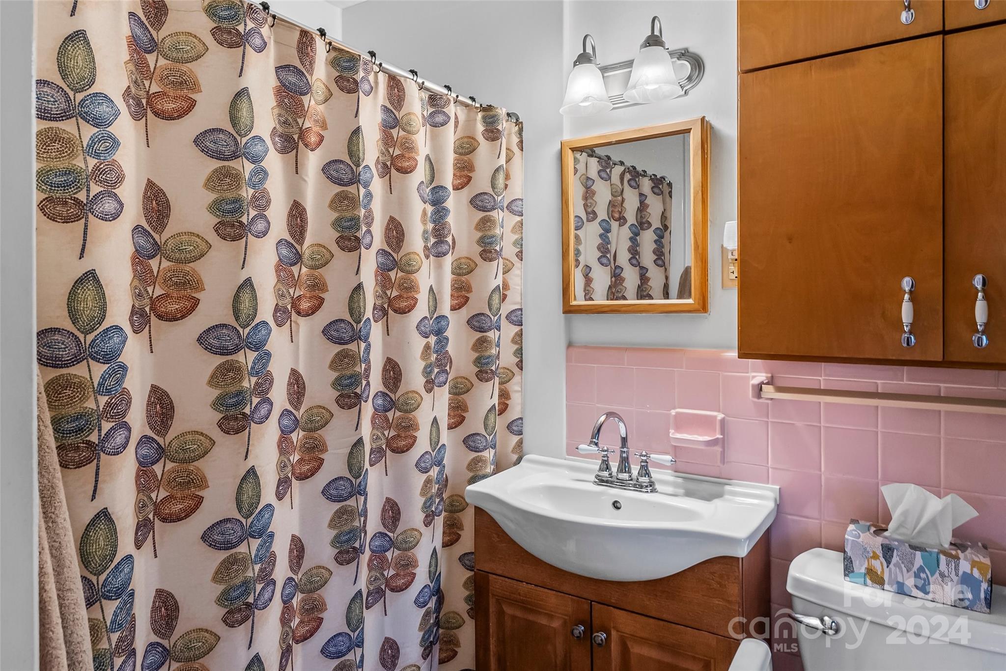 Royal Pines - Residential