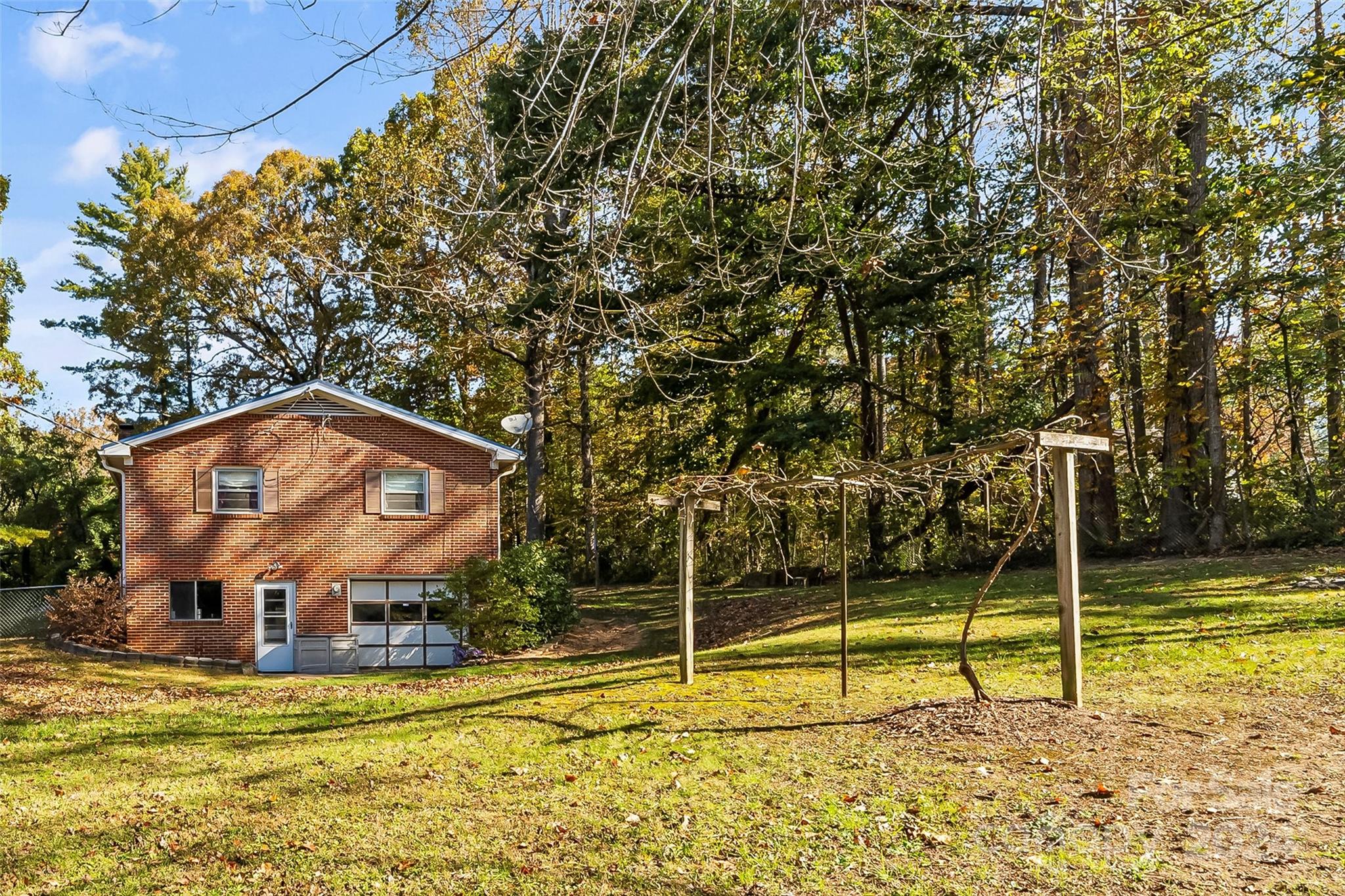 Royal Pines - Residential