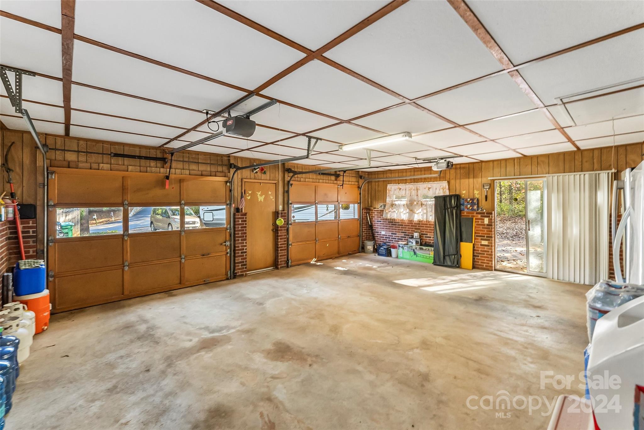 Royal Pines - Residential