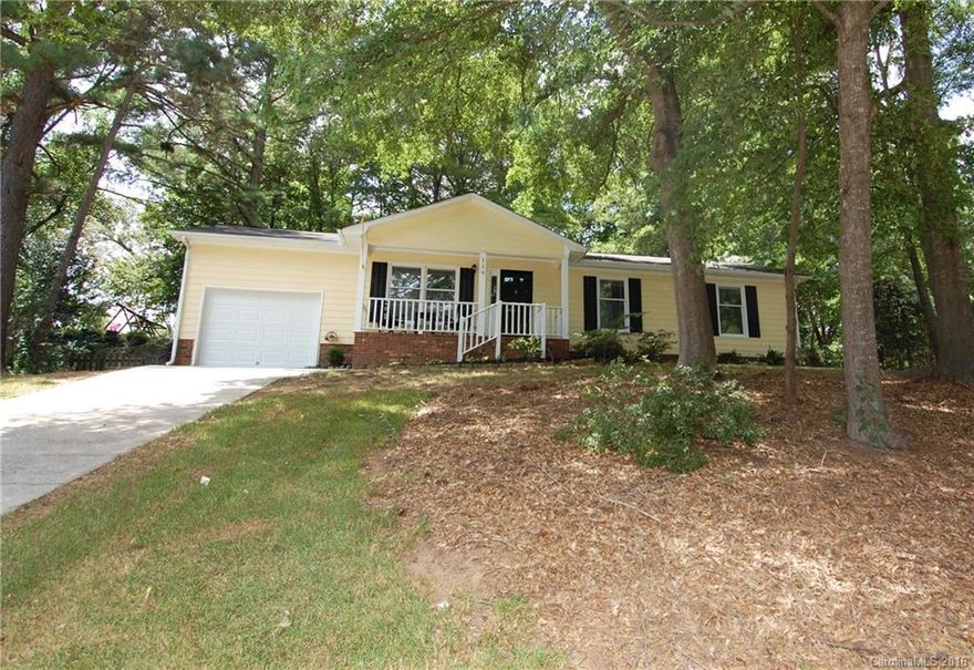 Amazing home located in sought after Foxwood. This 3br, 2ba ranch style home is most impressive & situated on a .35 acre lot. Beautiful finishes throughout the home. Spacious bedrooms & living areas. Home is move in ready. Close to top Fort Mill Schools. No HOA dues. This home will not last long!