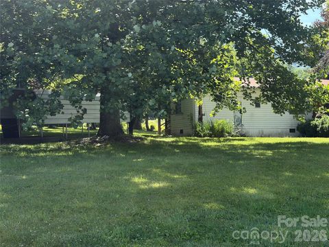 Photo of 42 Country Meadows Road, Burnsville, NC 28714 (MLS # 4395120)