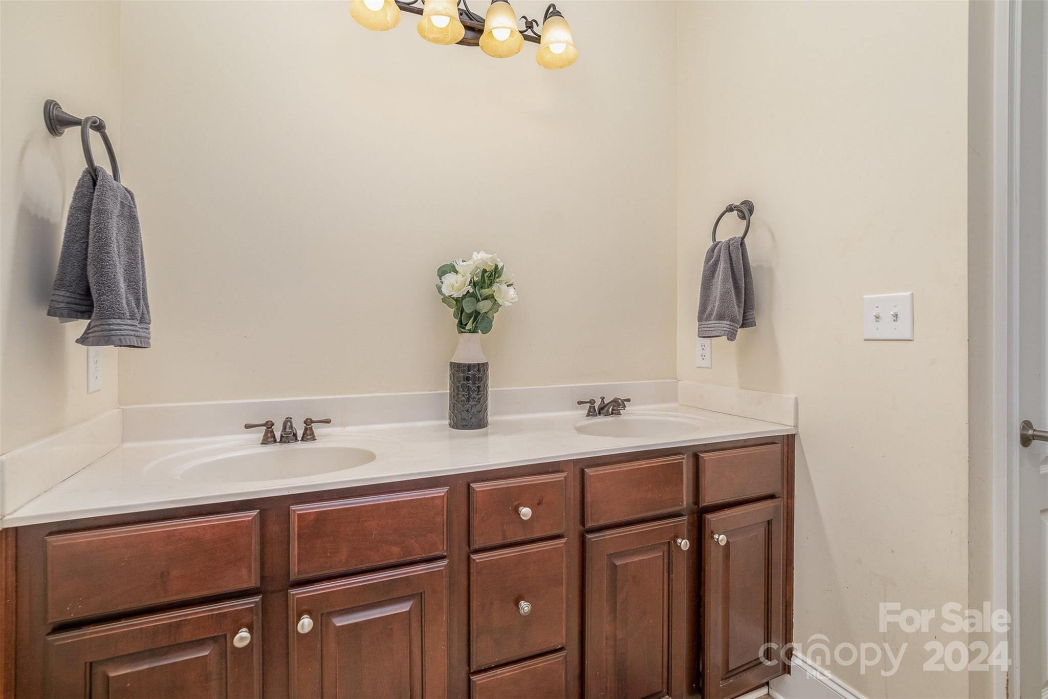 Hickory Hollow - Residential