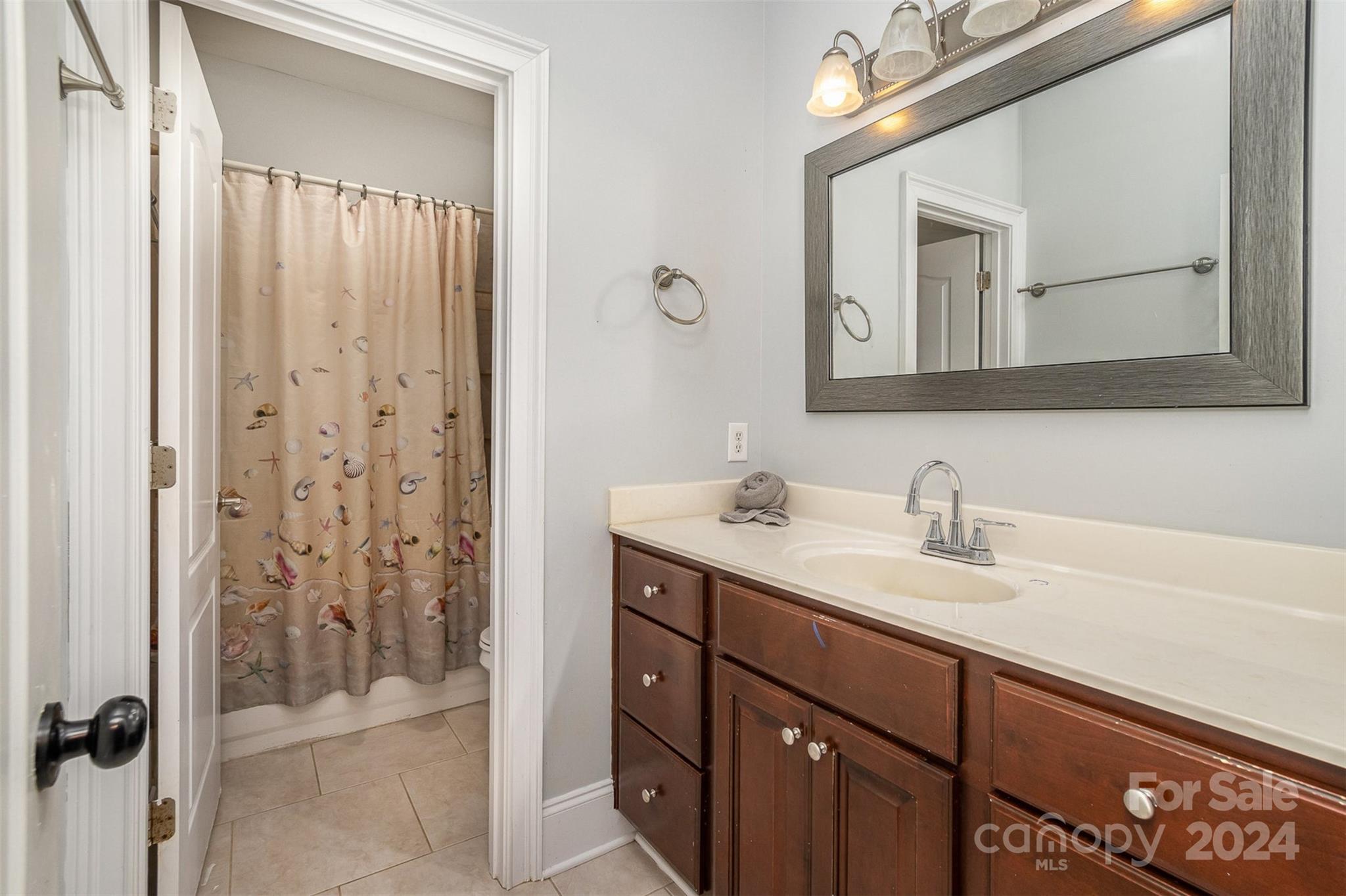 Hickory Hollow - Residential