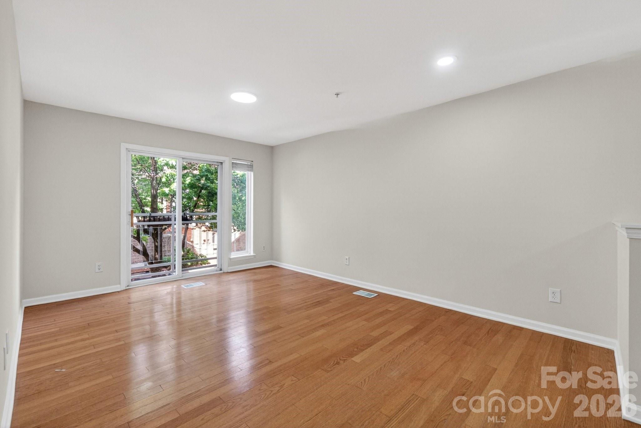 Renaissance Townhome Lofts Condo - Residential