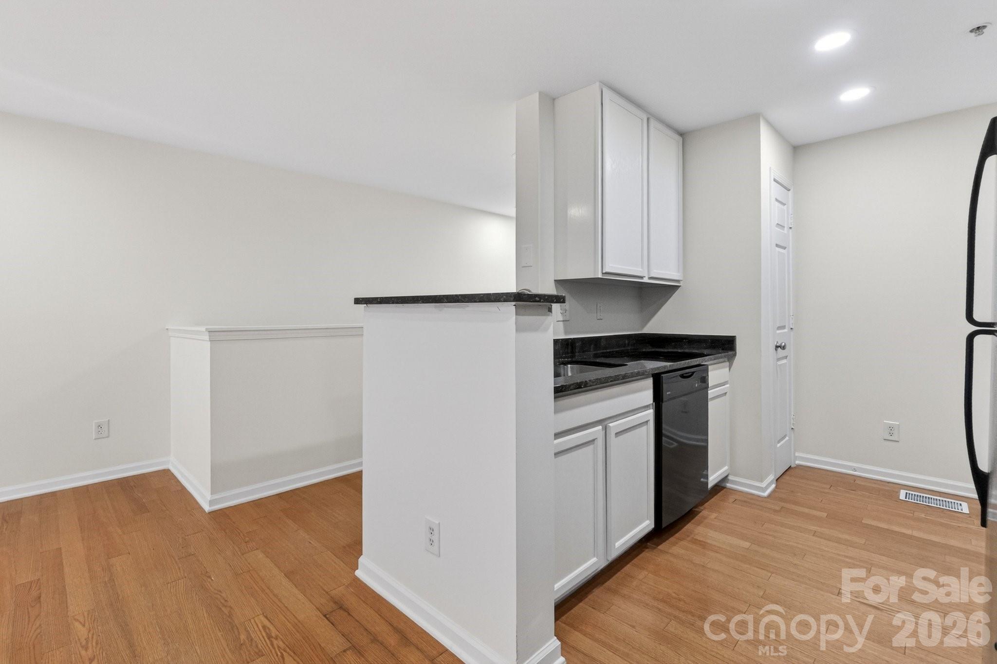 Renaissance Townhome Lofts Condo - Residential