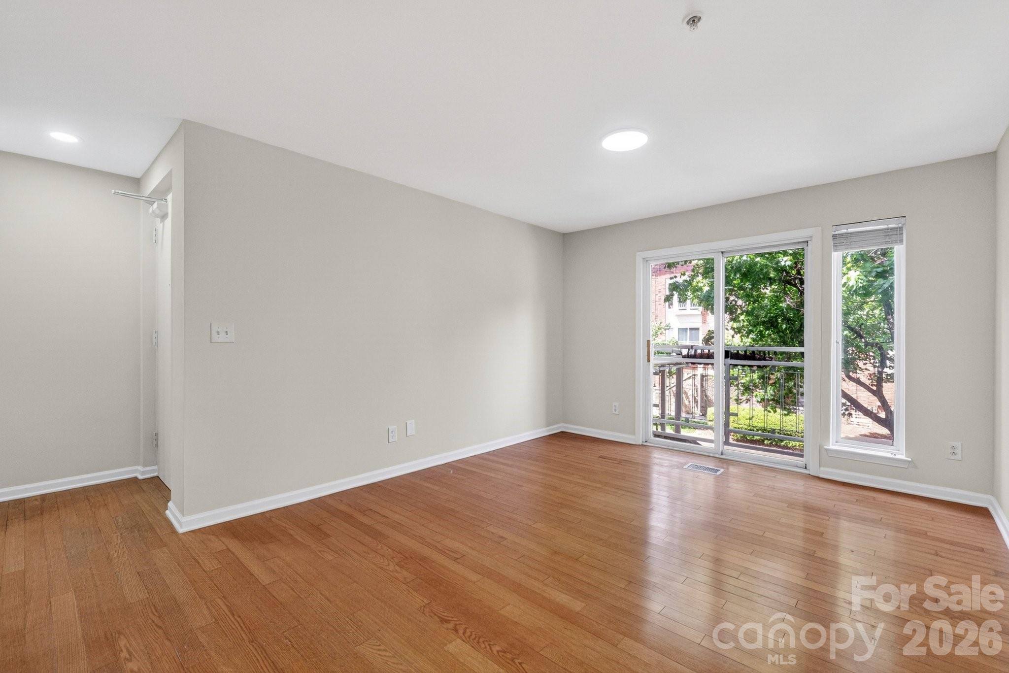 Renaissance Townhome Lofts Condo - Residential