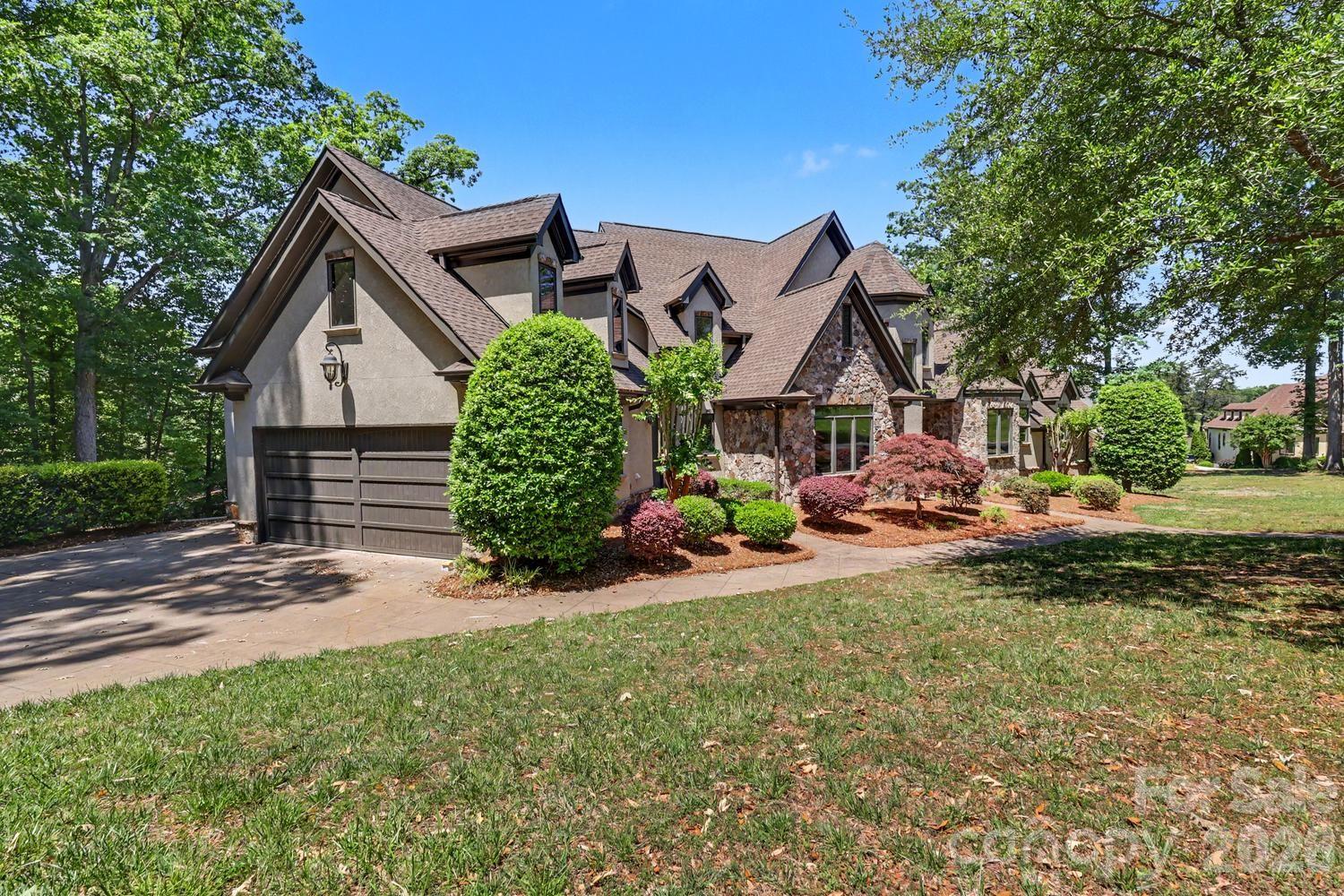 River Lakes - Residential