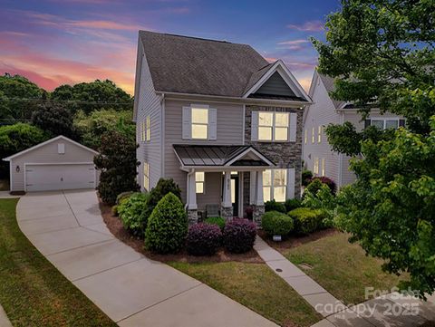 8702 Aspinwall Drive Charlotte NC 28216