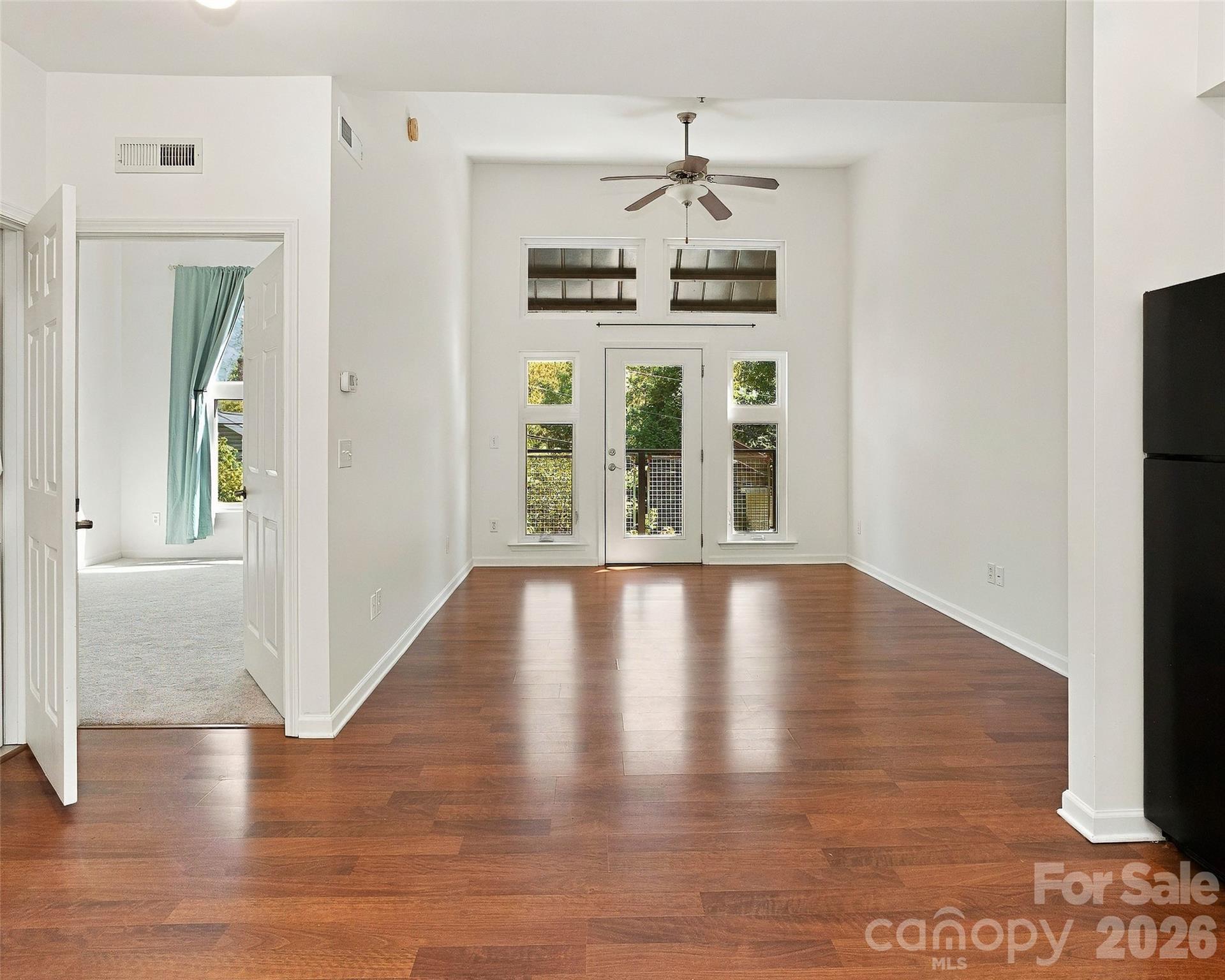 125 Clingman Avenue 304