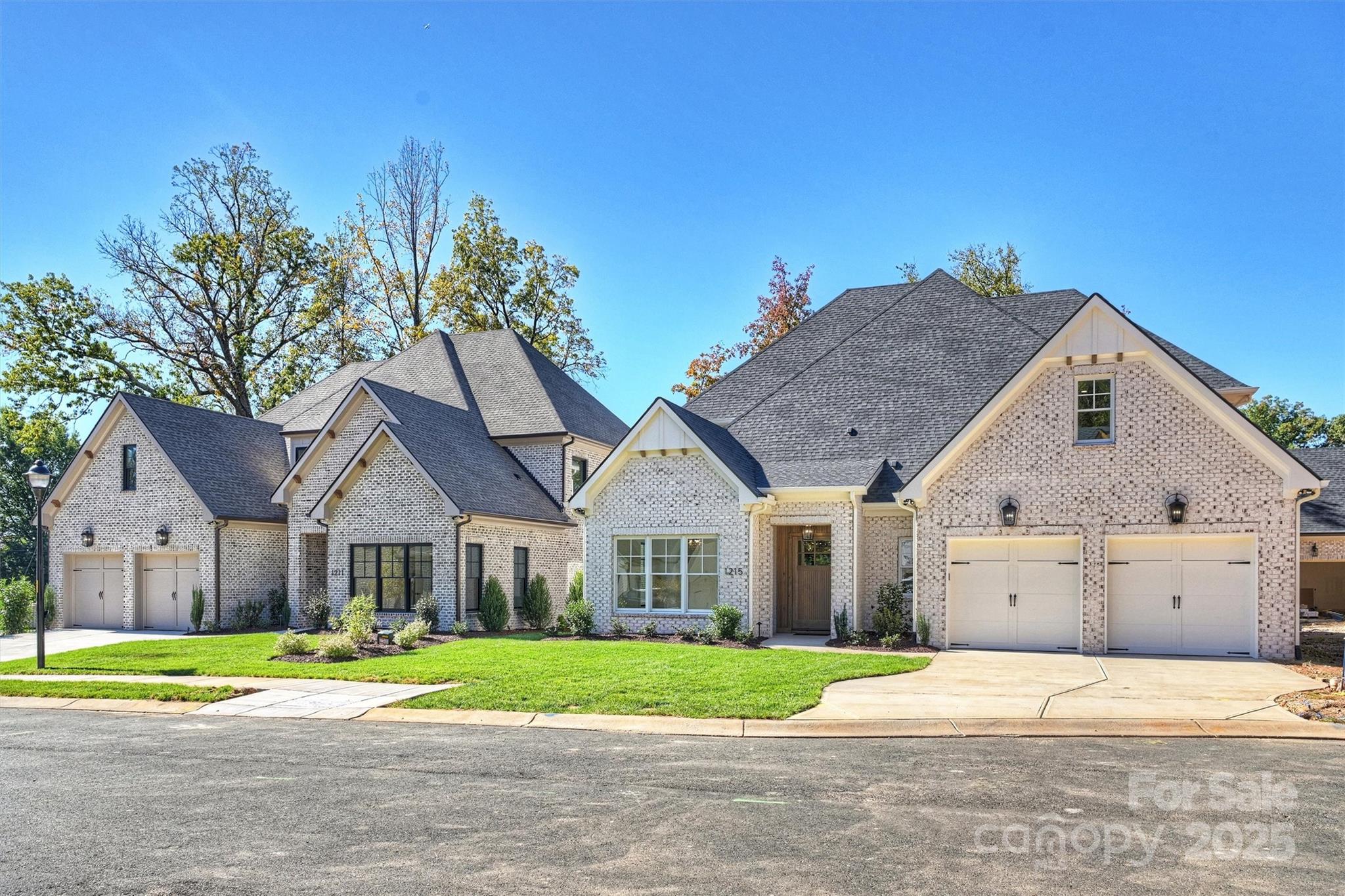 1215 Royal Prince Court