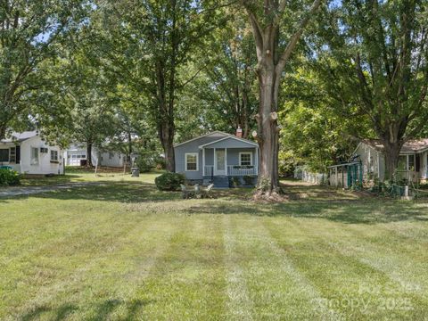 Photo of 1632 Beulah Church Road, Matthews, NC 28104 (MLS # 4277148)