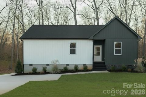 Photo of 122 Plum Tree Lane #121, Statesville, NC 28677 (MLS # 4346526)