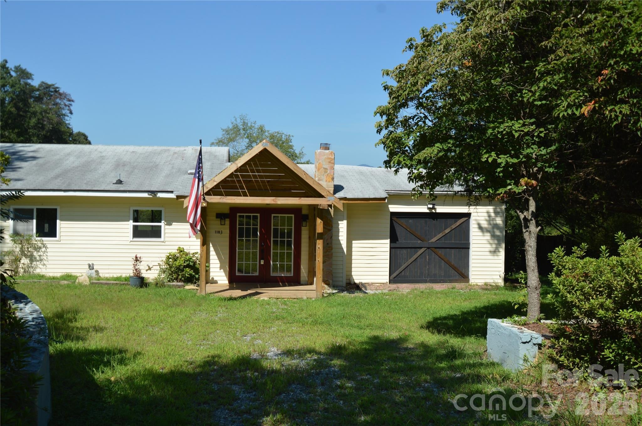 1183 Sandy Plains Road