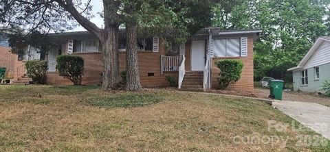 Photo of 1801 Darbrook Drive, Charlotte, NC 28205 (MLS # 4326237)