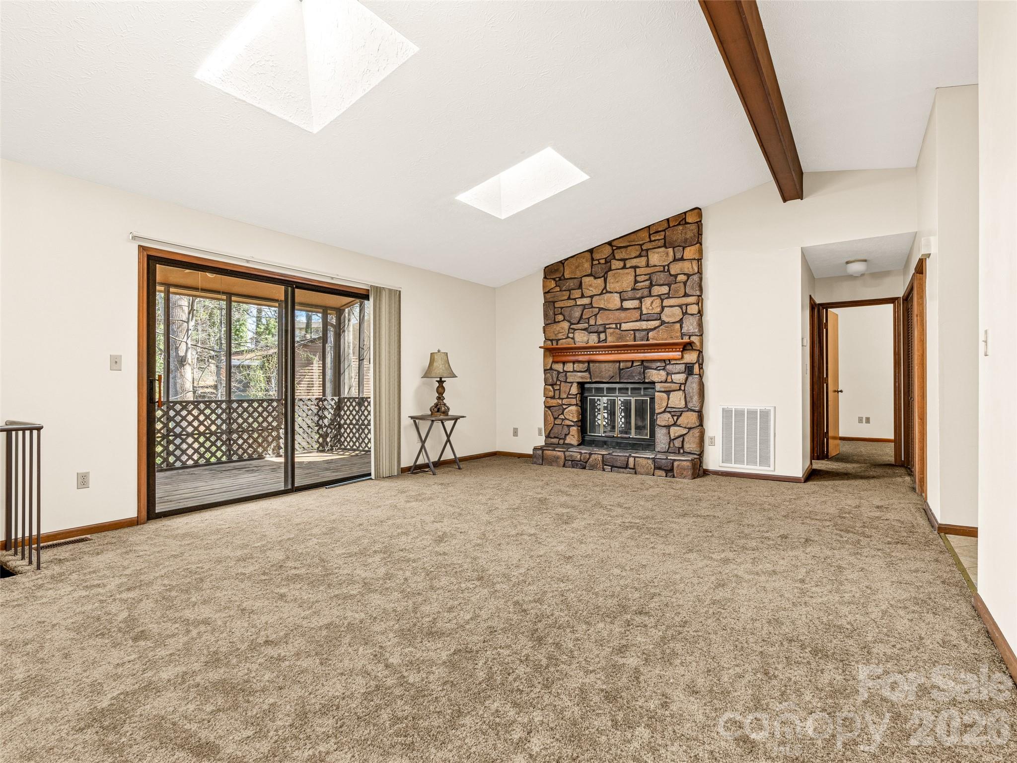 86 View De Lake Drive