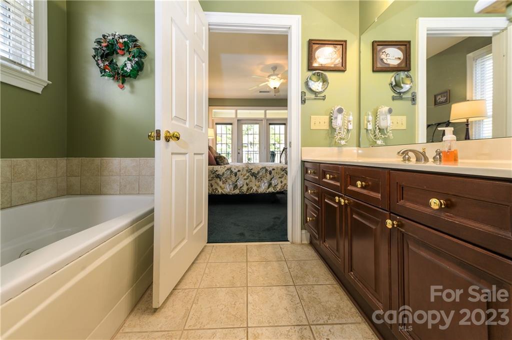 Mountain Condominium - Residential