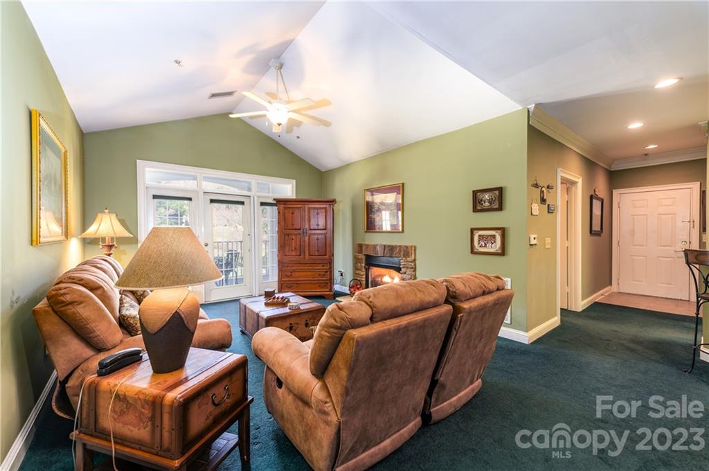 Mountain Condominium - Residential