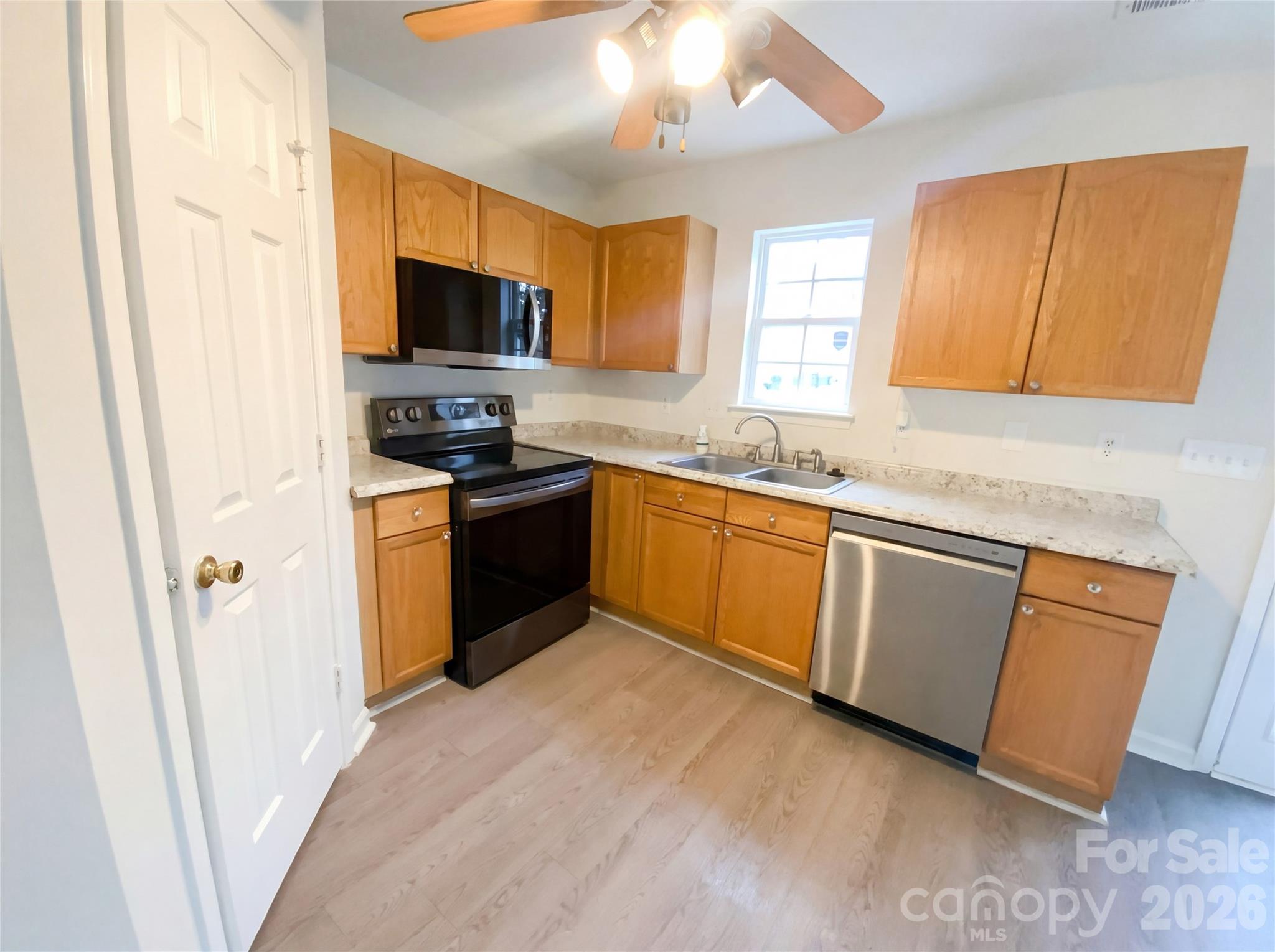 7136 Henderson Valley Lane