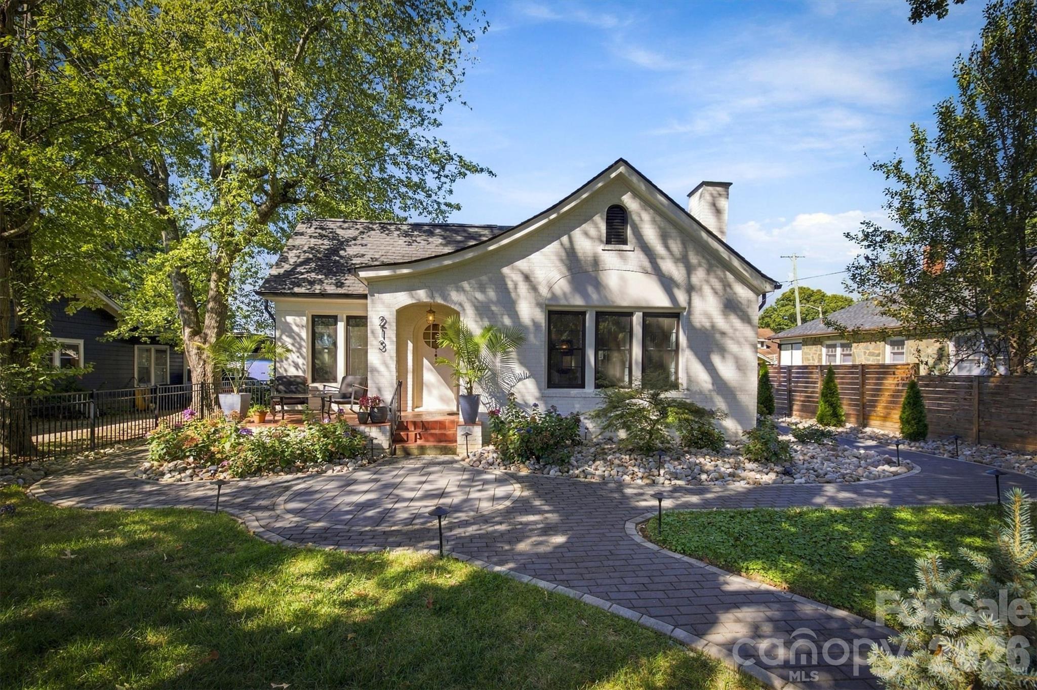 213 Lenoir Street