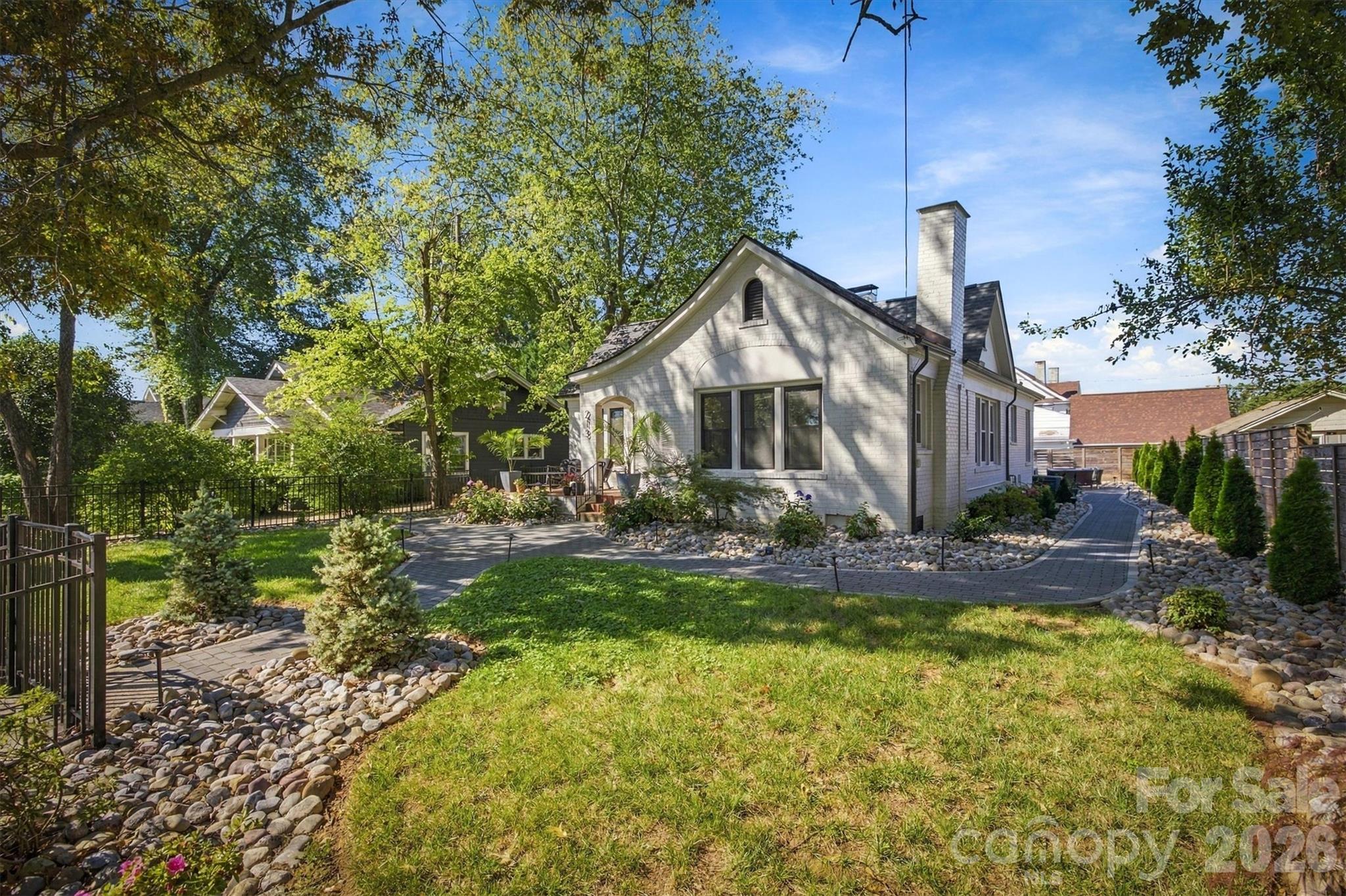 213 Lenoir Street