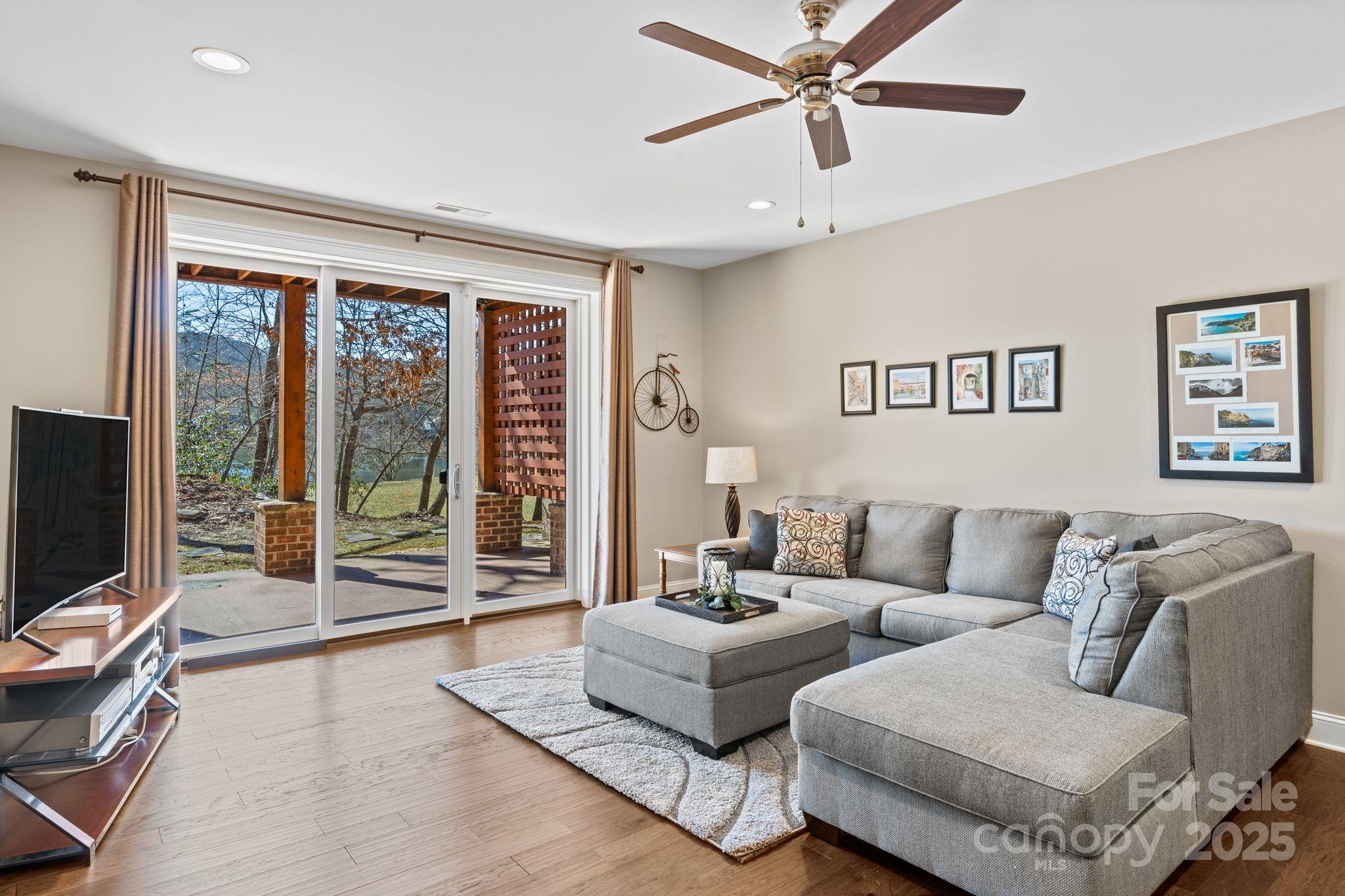 Connestee Falls - Residential