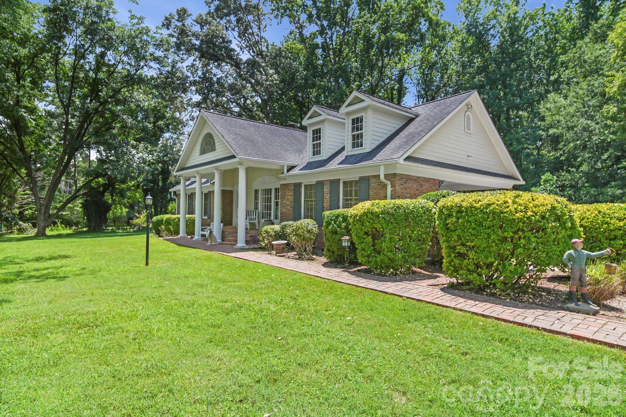 1981 Crestwood Lane