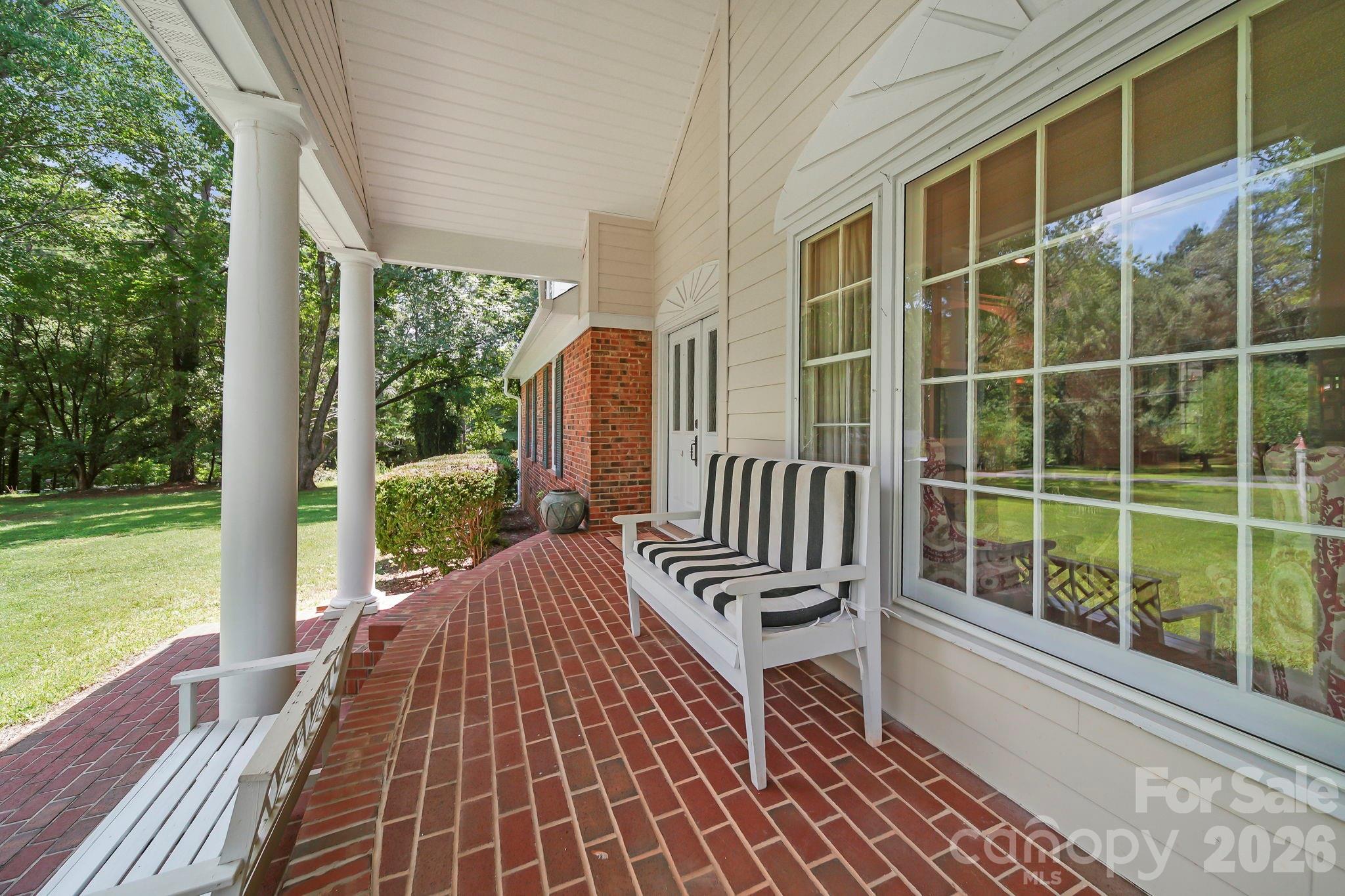 1981 Crestwood Lane