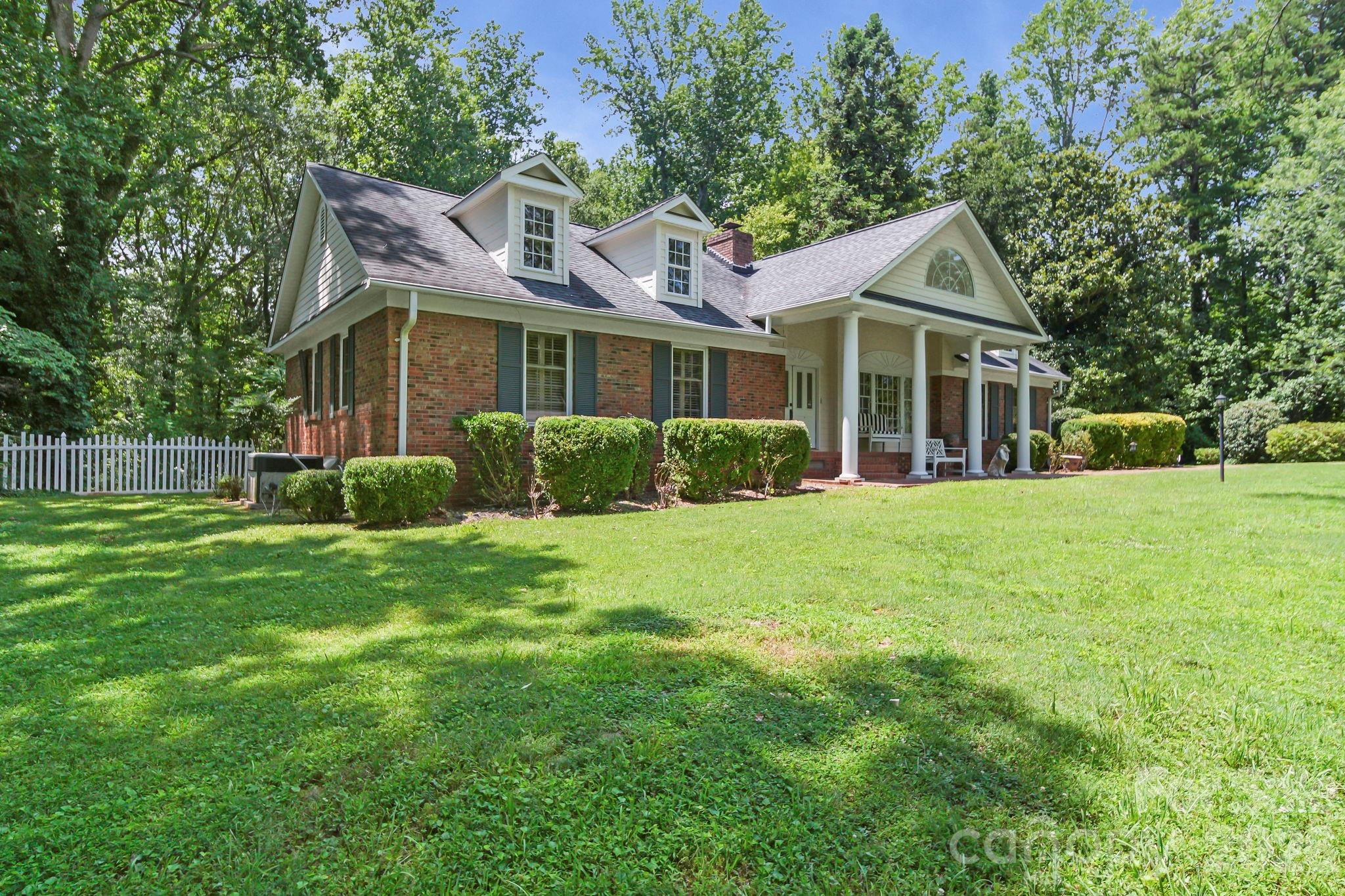1981 Crestwood Lane